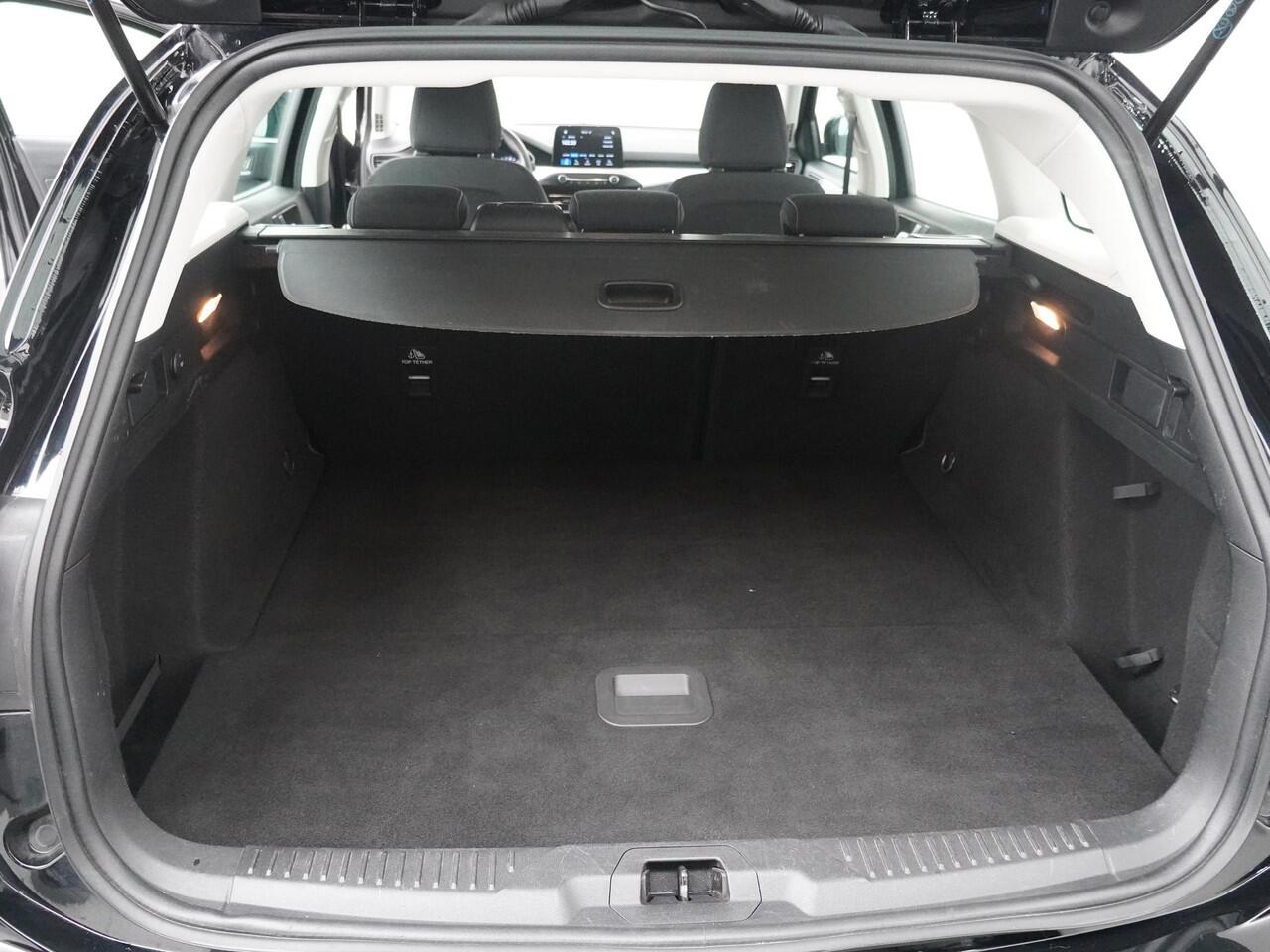 Ford FOCUS Wagon 1.0 EcoBoost Trend Edition Business - Navigatie - Apple Carplay/Android Auto - Lichtmetalen velgen