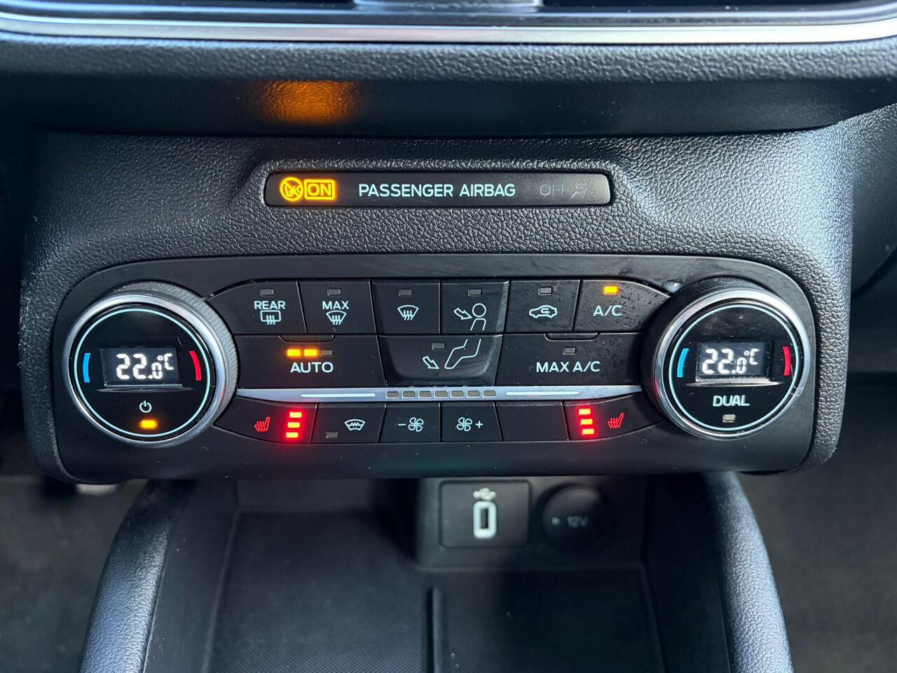 Ford FOCUS Wagon 1.0 EcoBoost Titanium Business