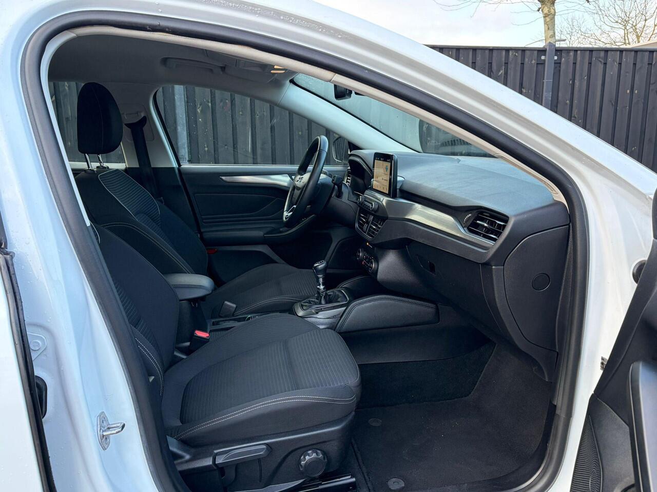 Ford FOCUS Wagon 1.0 EcoBoost Titanium Business