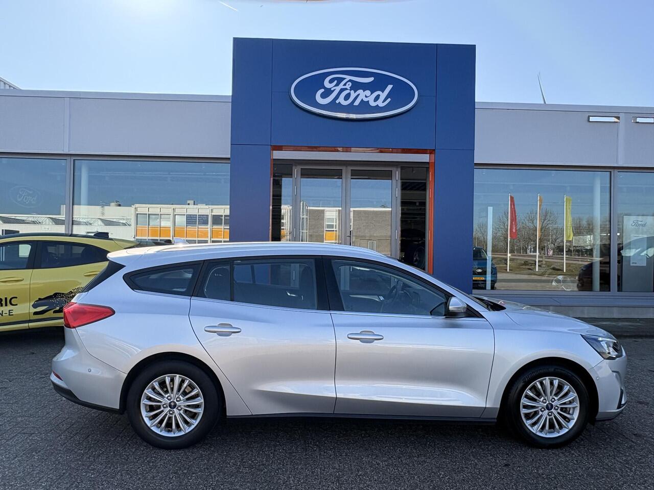 Ford FOCUS Wagon 1.0 EcoBoost Titanium Business | 58.500 km | Winter Pack