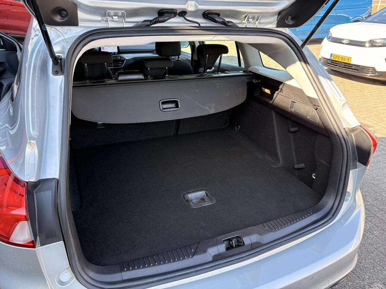 Ford FOCUS Wagon 1.0 EcoBoost Titanium Business | 58.500 km | Winter Pack