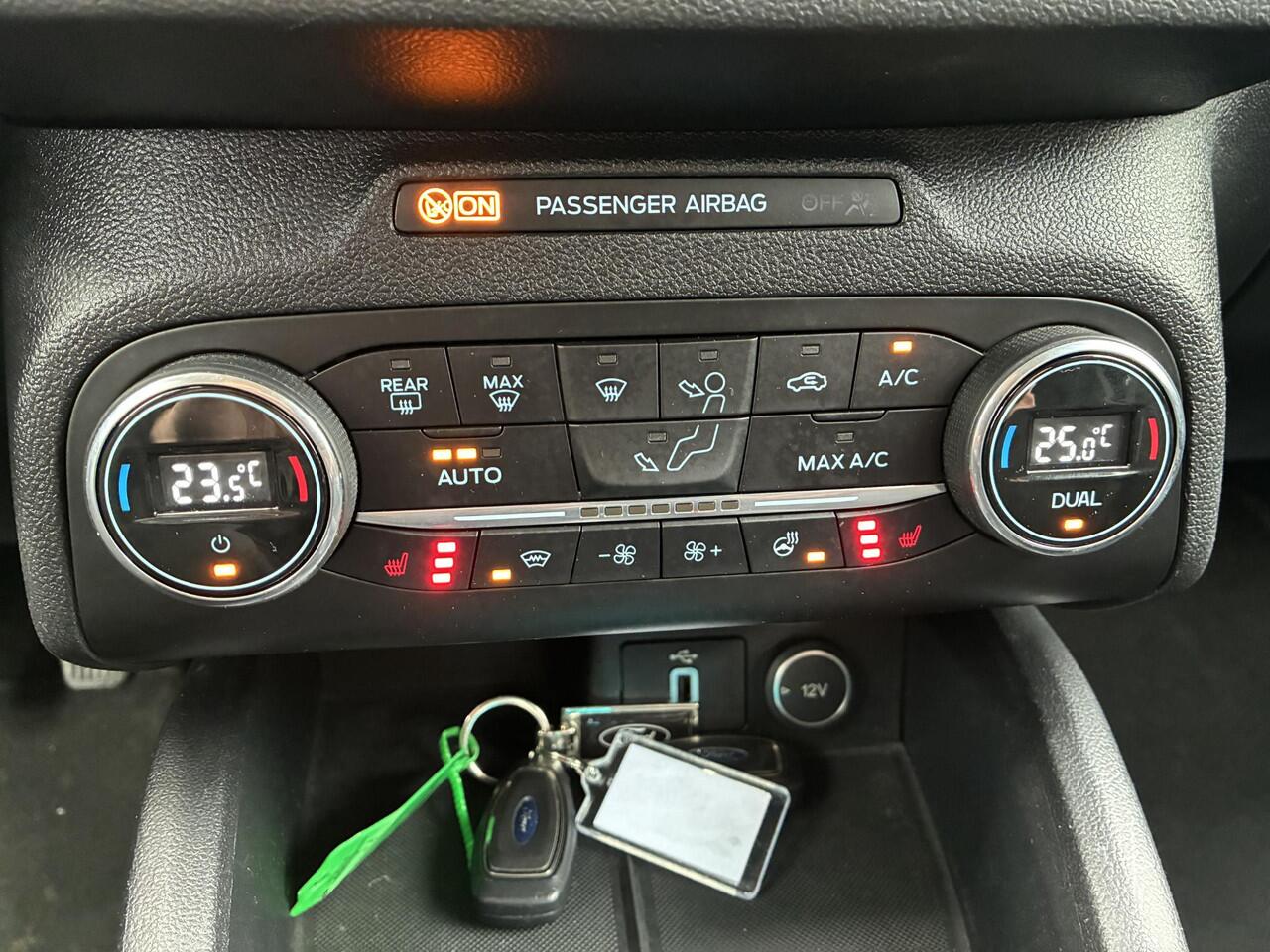 Ford FOCUS Wagon 1.0 EcoBoost Trend Edition Business Climate control | Stoel & Stuurverwarming | Navigatie | Parkpilot | Elektrisch Pakket | LM-Velgen/AllSeason banden | Trekhaak