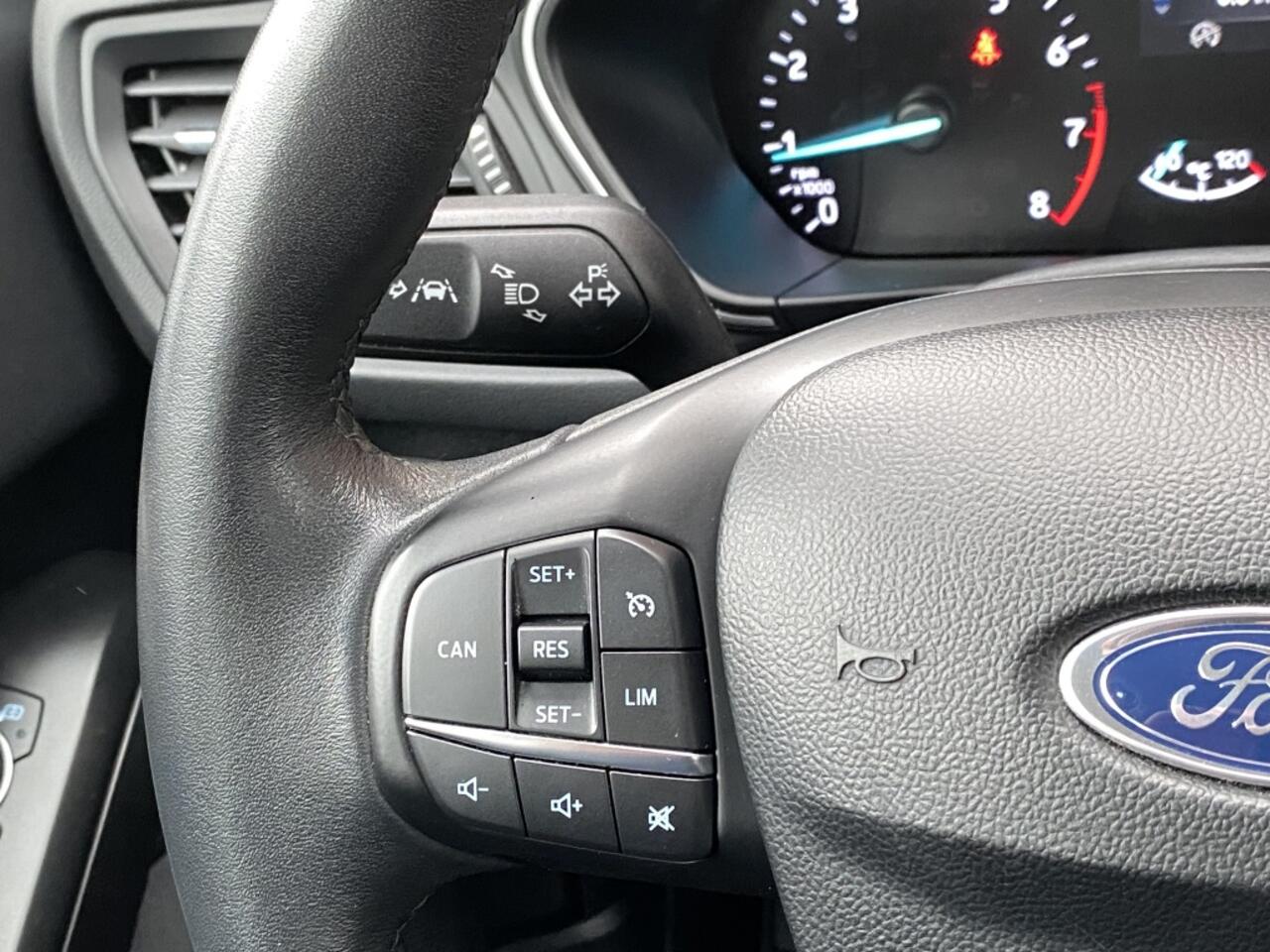 Ford FOCUS 1.0 EcoBoost Titanium Business NAV CRUISE CARPLAY PDC CLIMA STOE