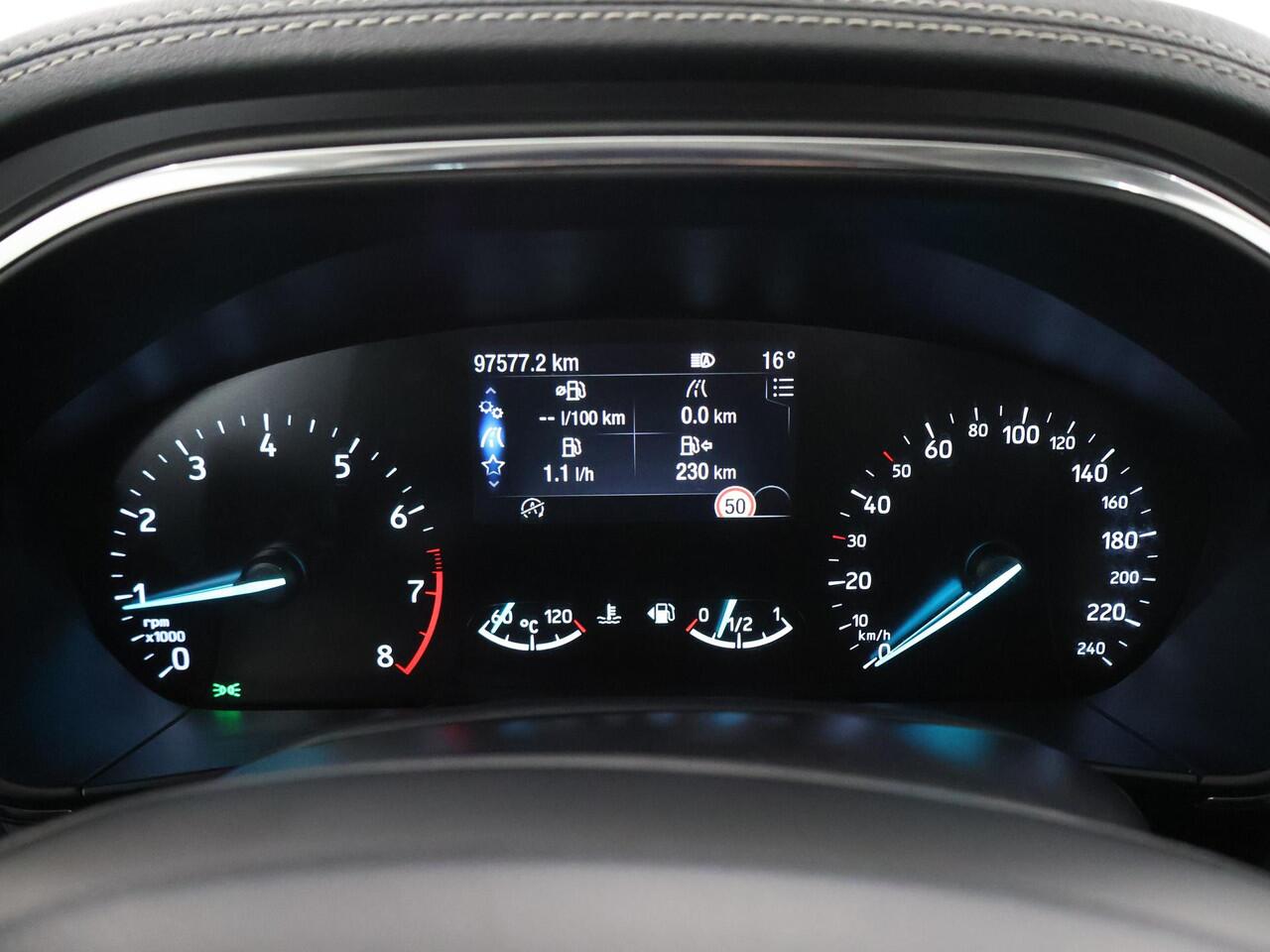 Ford FOCUS Wagon 1.0 EcoBoost Vignale | Trekhaak | Winterpakket | Cruise Control Adaptief | B&O | Elektr. Achterklep | Navigatie |