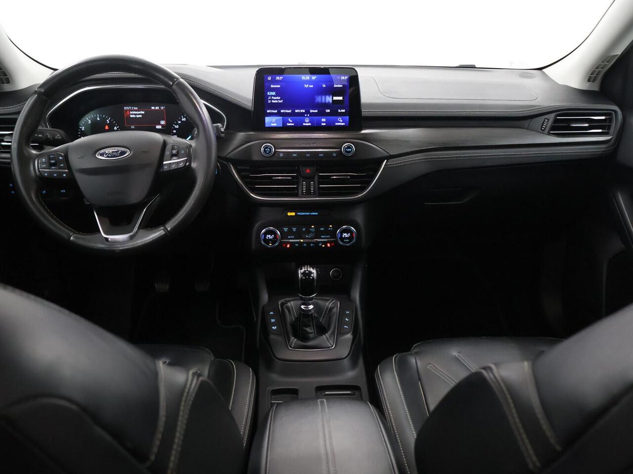 Ford FOCUS Wagon 1.0 EcoBoost Vignale | Trekhaak | Winterpakket | Cruise Control Adaptief | B&O | Elektr. Achterklep | Navigatie |