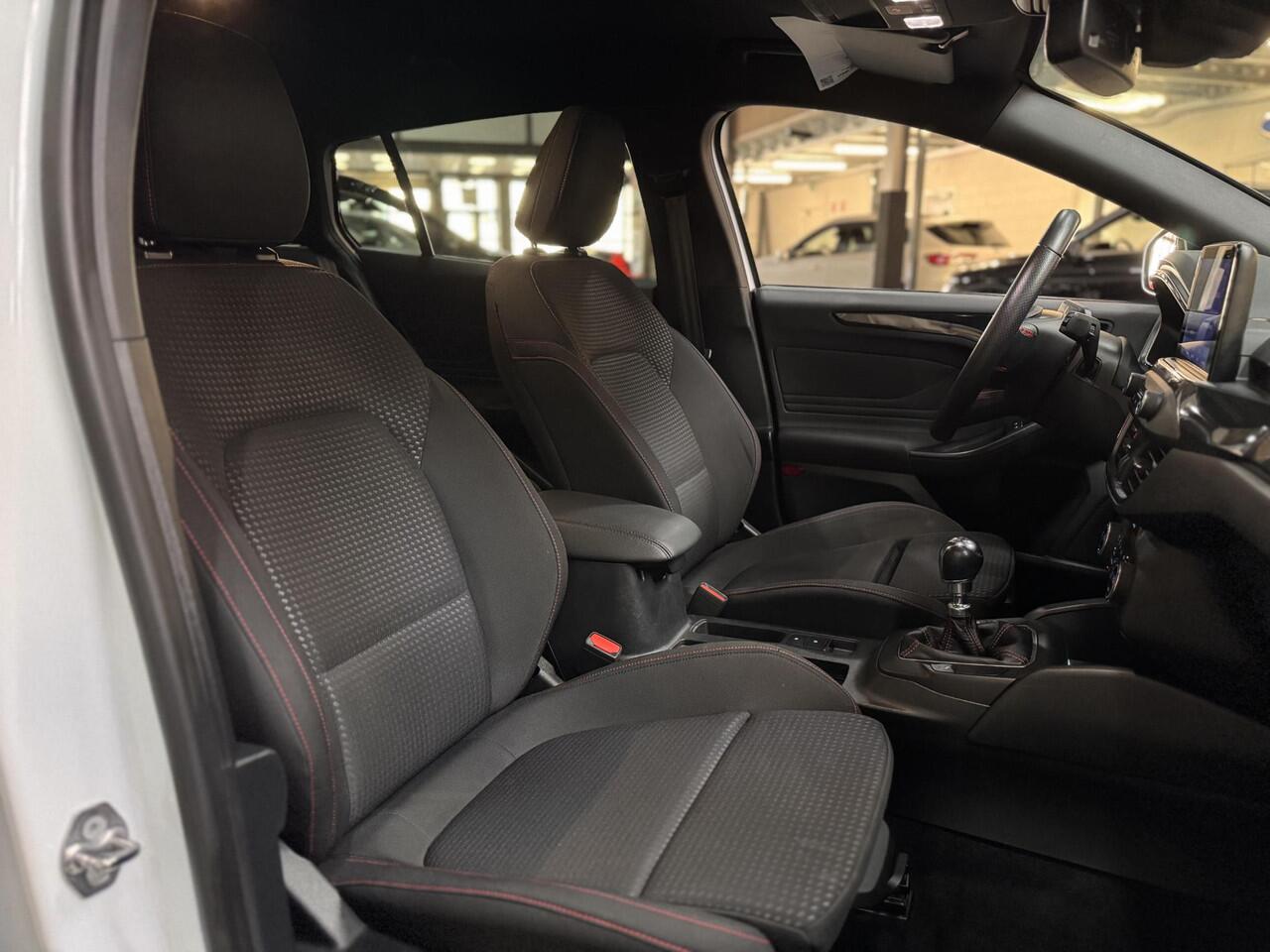 Ford FOCUS 1.0 EcoBoost ST Line B&O Navi Winter pack Climat AGR Stoelen Full LED Wagon Dealeronderhouden