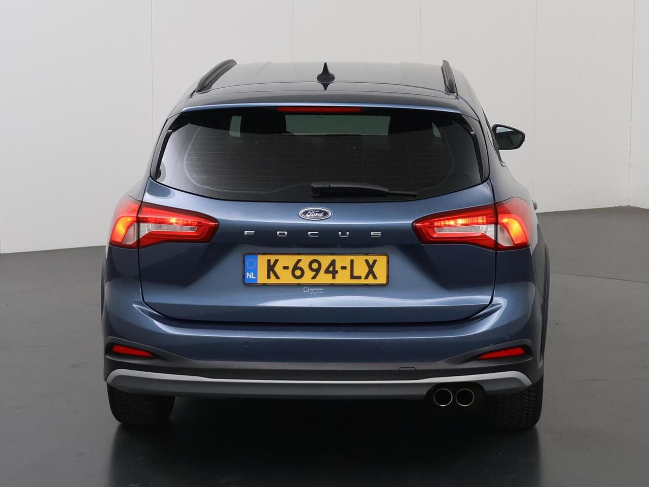 Ford FOCUS 1.0 EcoBoost Active Business | Navigatie | Stoelverwarming | Cruise Control | Parkeersensoren |