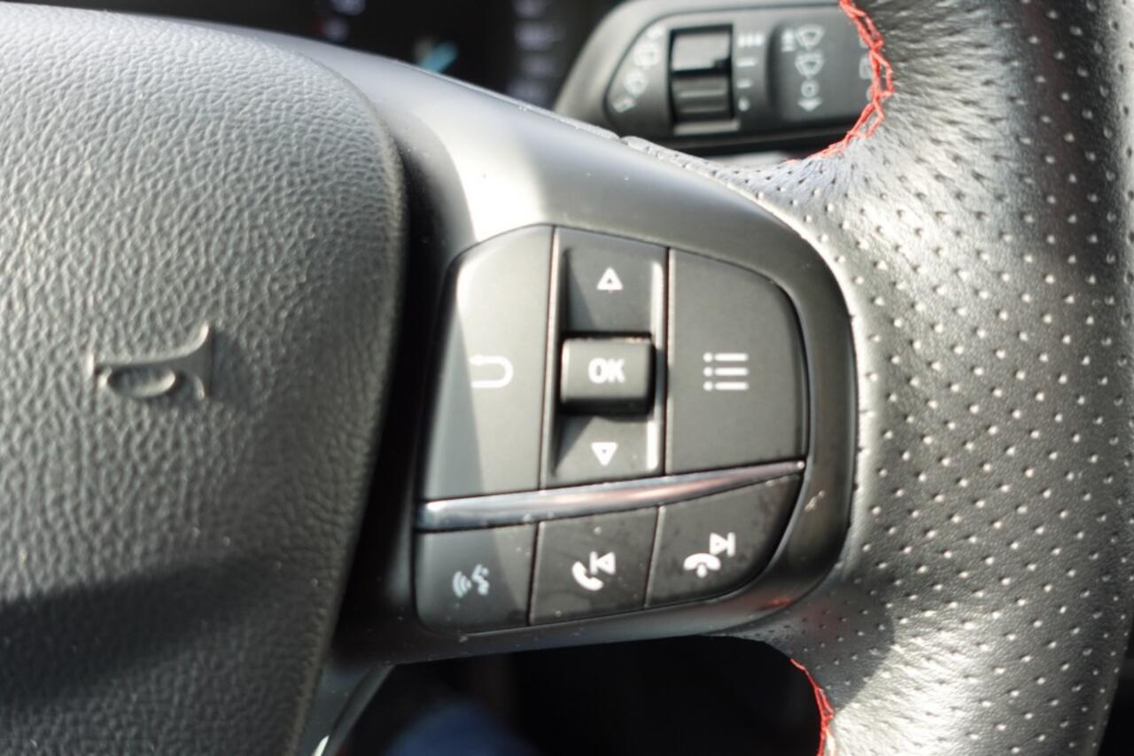 Ford FOCUS 1.0 ECOB. ST Line