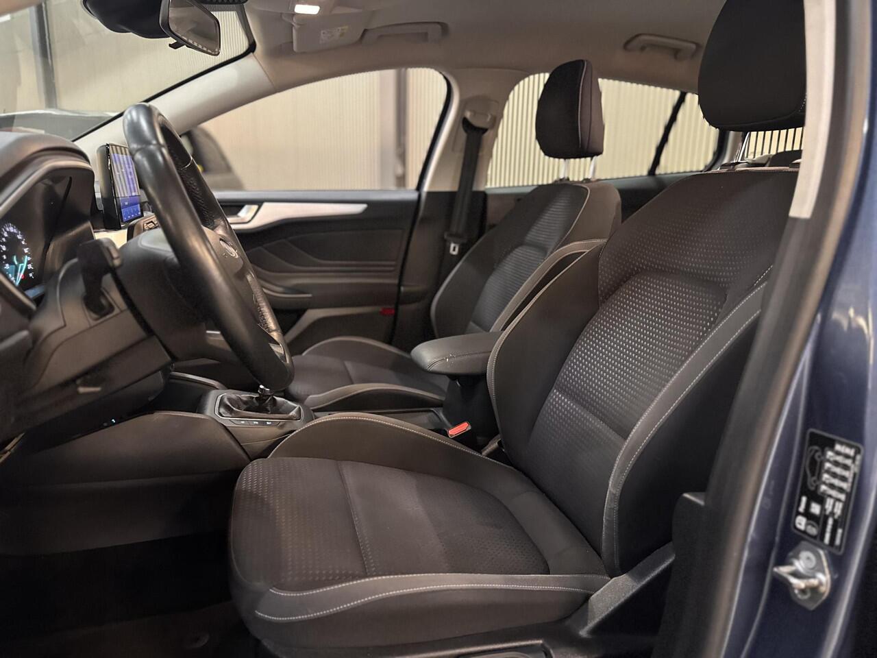 Ford FOCUS 1.0 EcoBoost 125pk Edition Business Navi Trekhaak Parkeersensoren Wagon Dealeronderhouden