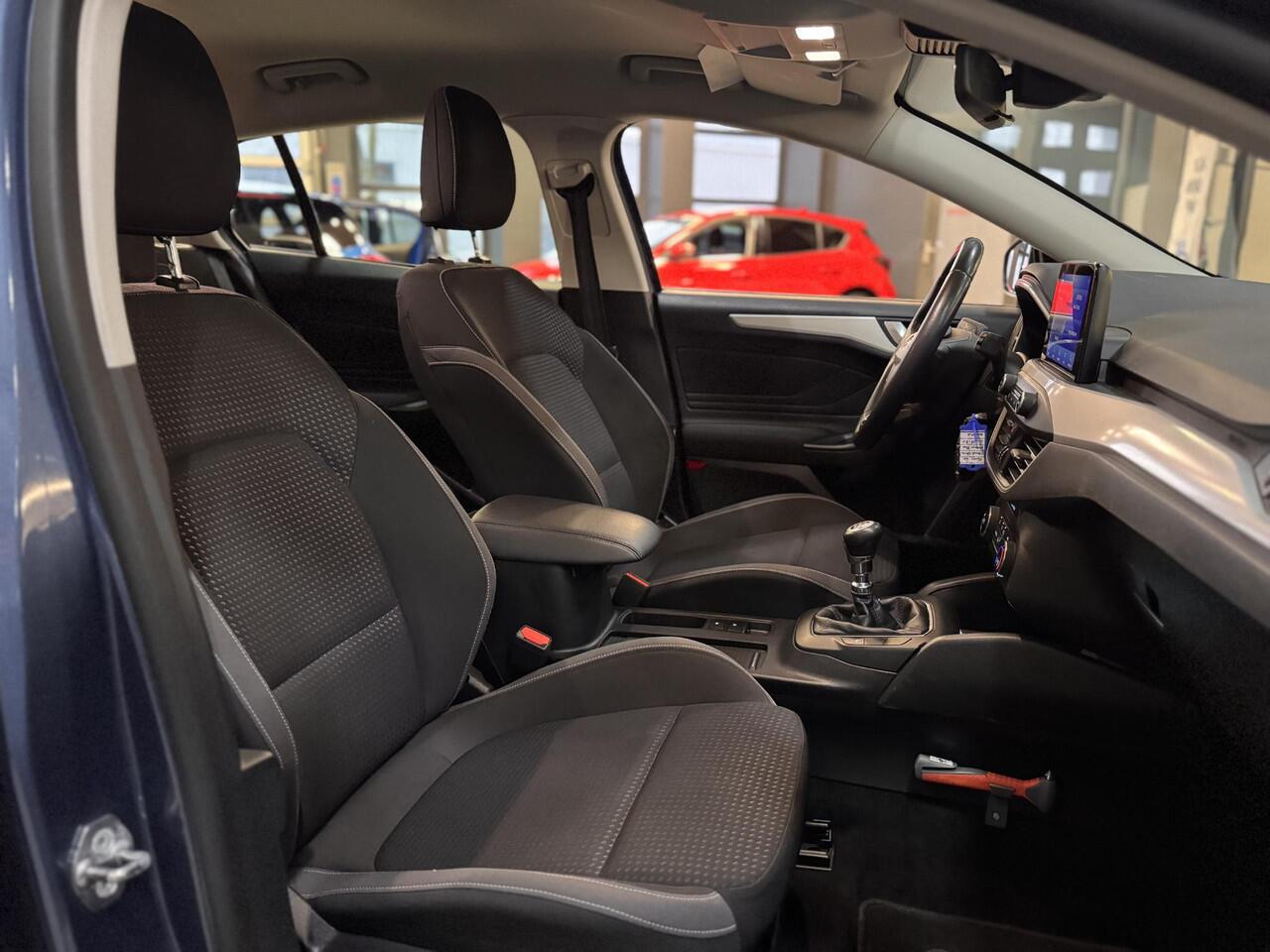 Ford FOCUS 1.0 EcoBoost 125pk Edition Business Navi Trekhaak Parkeersensoren Wagon Dealeronderhouden