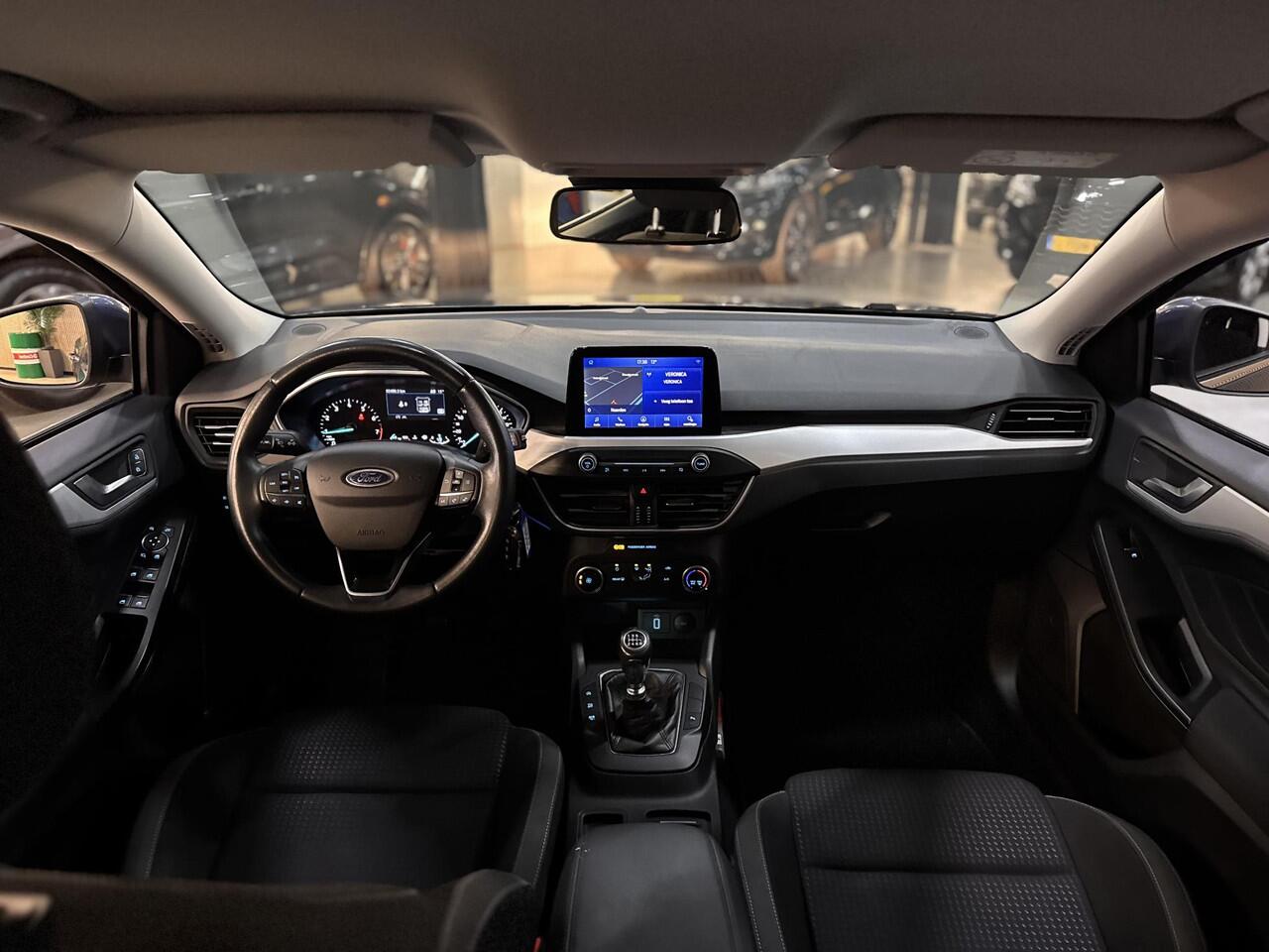 Ford FOCUS 1.0 EcoBoost 125pk Edition Business Navi Trekhaak Parkeersensoren Wagon Dealeronderhouden