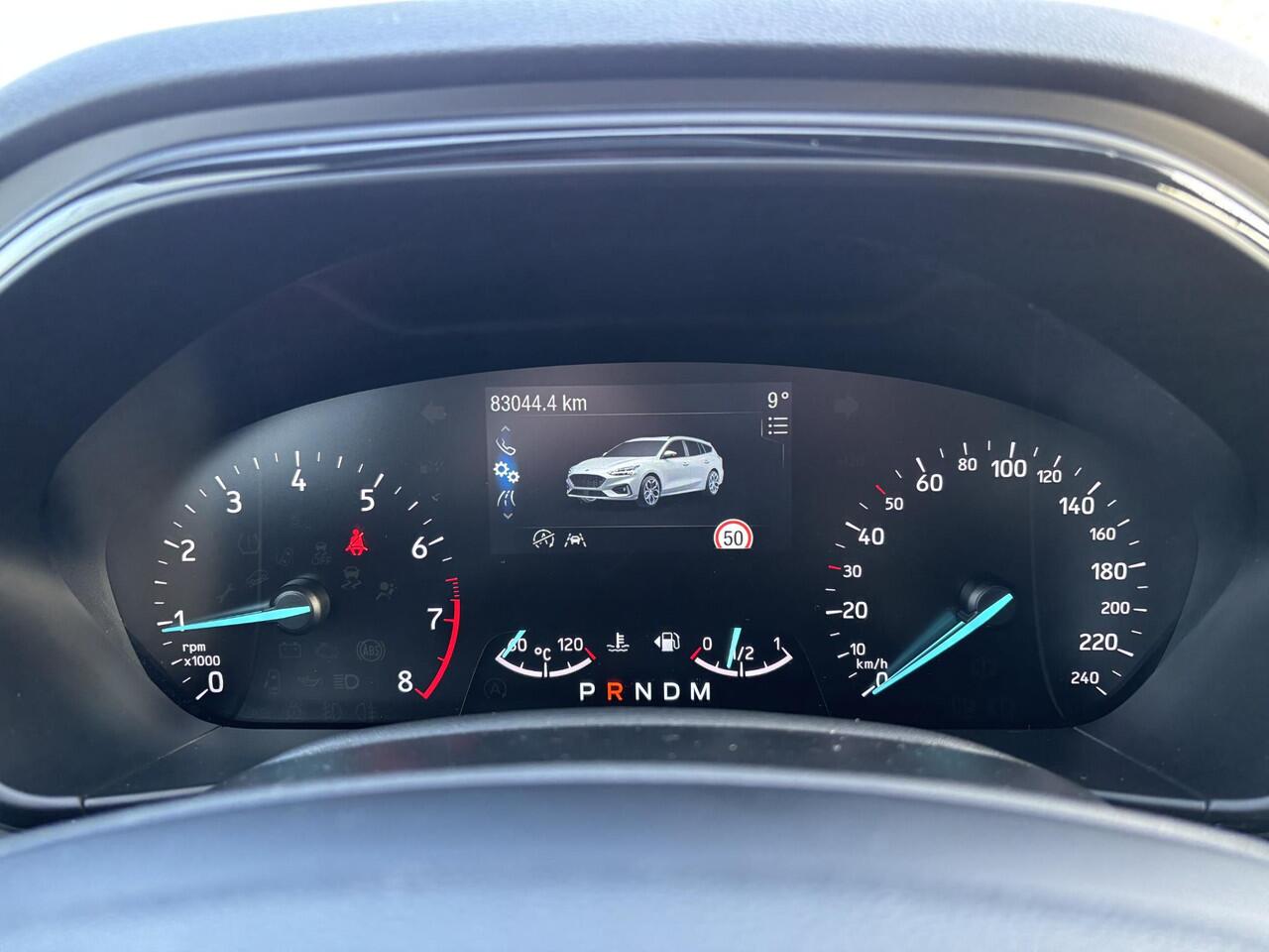 Ford FOCUS Wagon 1.0 EcoBoost St-line Business Automaat | Climate control | Cruise control | Trekhaak | Keyless entry | Botsherkenning |