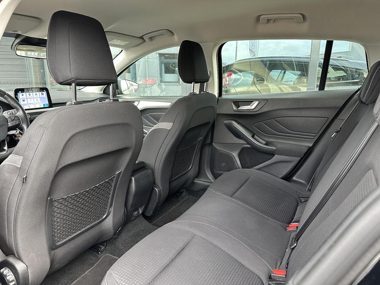 Ford FOCUS Wagon 1.0 EcoBoost Trend Edition Business | Nette Staat | Trekhaak | Navigatie | Carplay | Parkeersensoren | Airco | Cruise Control | 2 Sleutels |