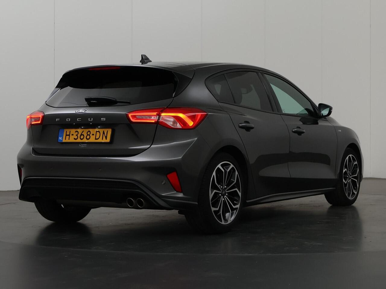 Ford FOCUS 1.0 EcoBoost ST Line Business | Led Koplampen Adaptief | Cruise Control Adaptief | Keyless Go | Design Pakket | Parkeersensoren | Climate Control |