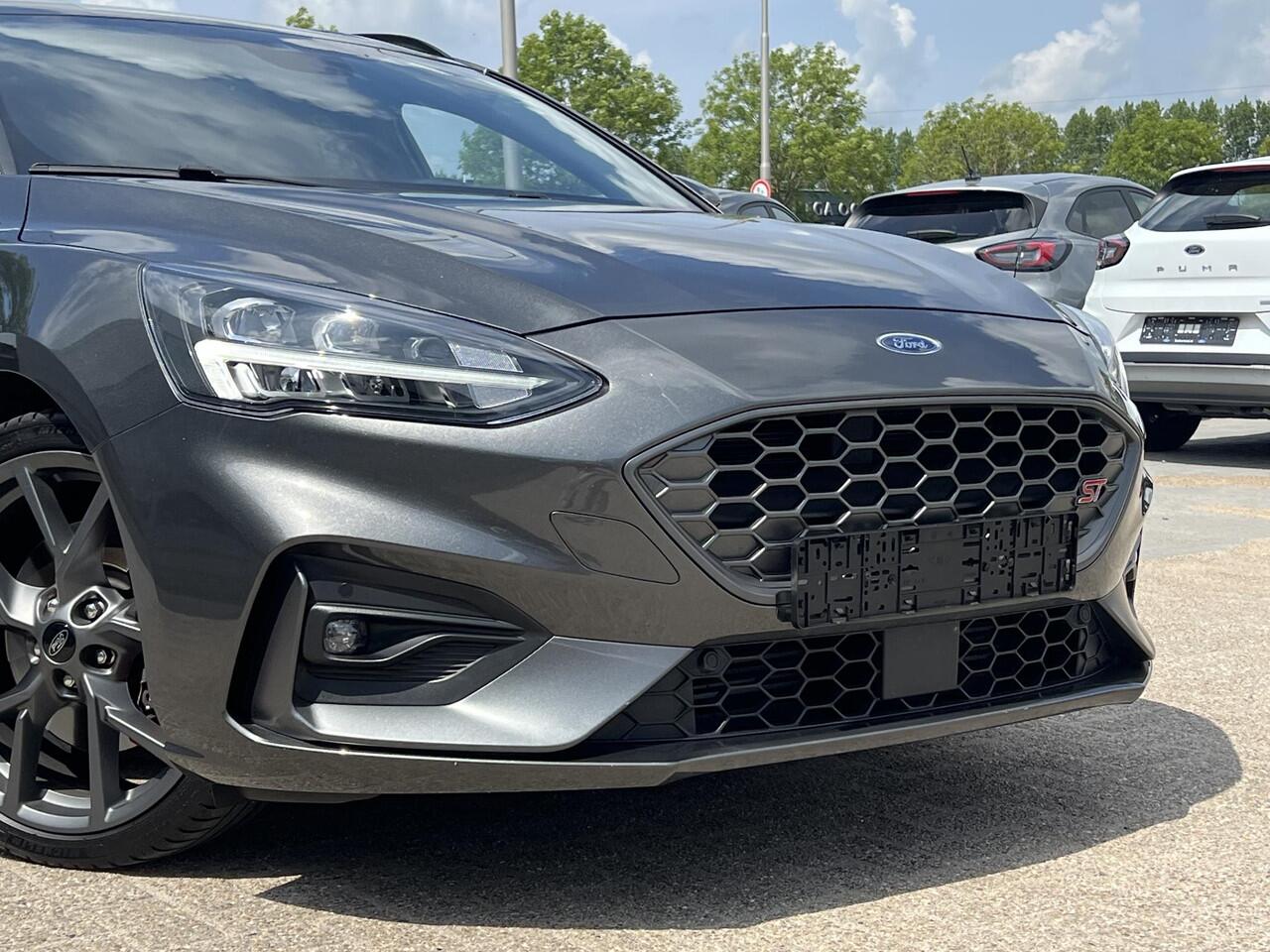 Ford FOCUS Wagon 2.3 EcoBoost ST-3 | 280PK | Adaptive cruise control | Launch control | Winter Pack | Full LED | Camera