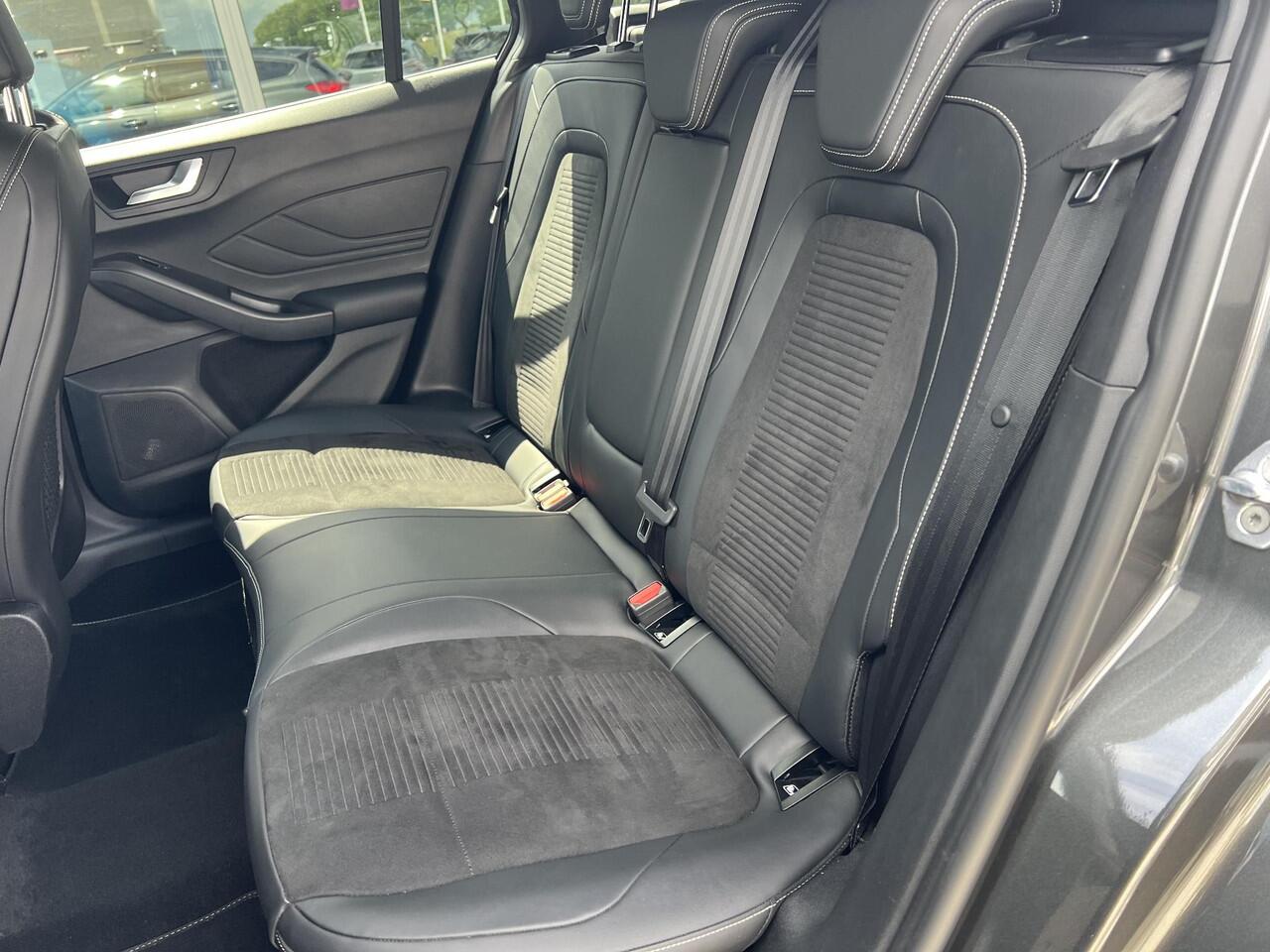 Ford FOCUS Wagon 2.3 EcoBoost ST-3 | 280PK | Adaptive cruise control | Launch control | Winter Pack | Full LED | Camera