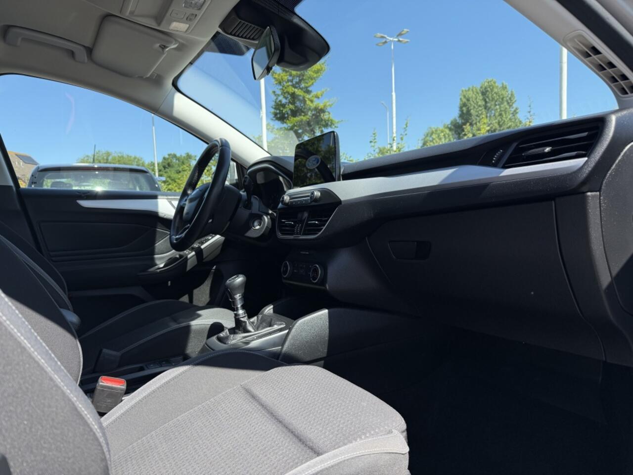 Ford FOCUS 1.0 EcoB. Tr Ed. bns