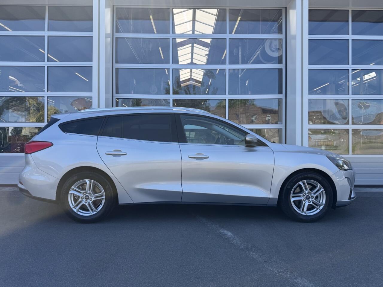 Ford FOCUS 1.0 EcoB. Tr Ed. bns