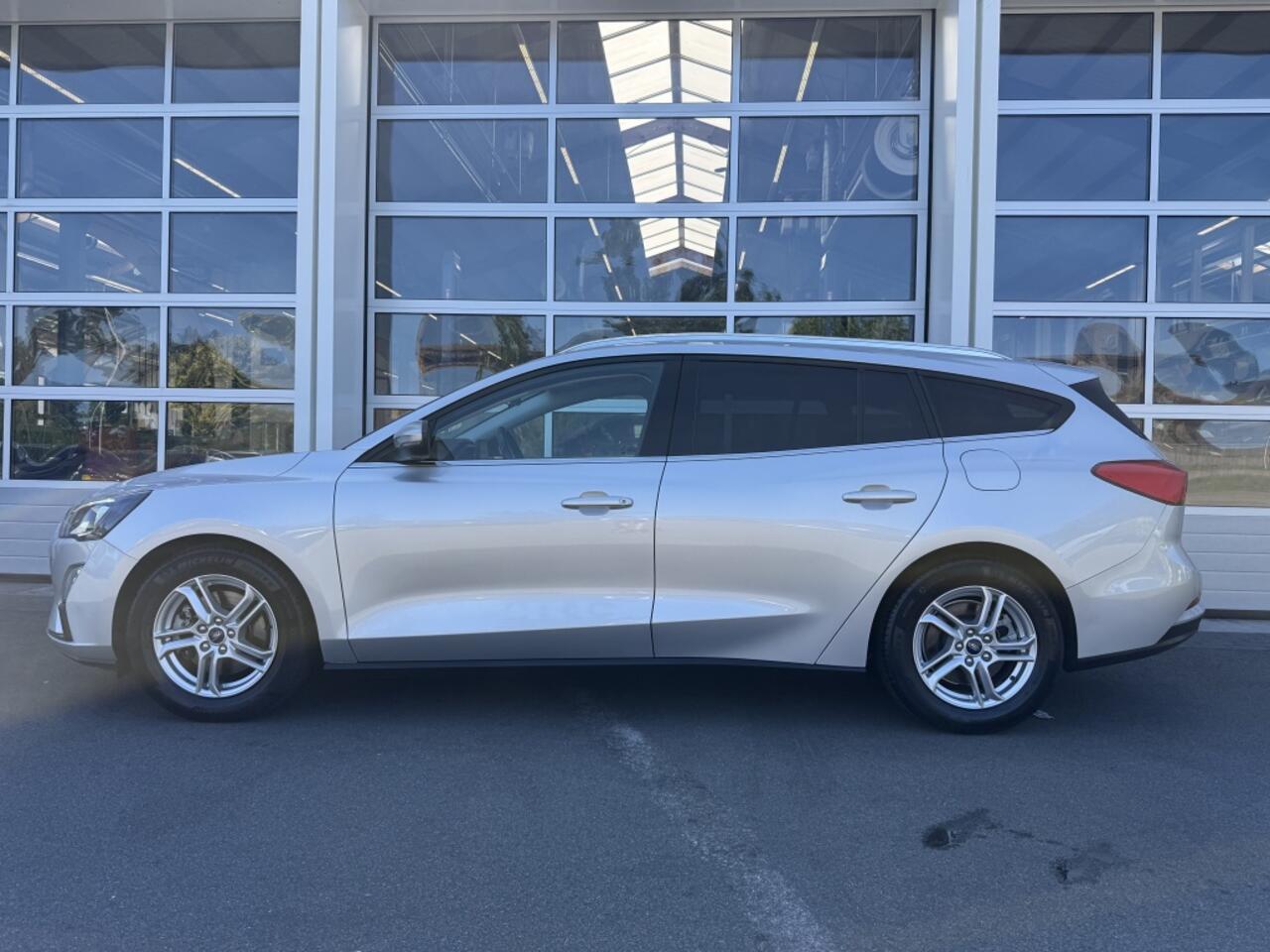 Ford FOCUS 1.0 EcoB. Tr Ed. bns