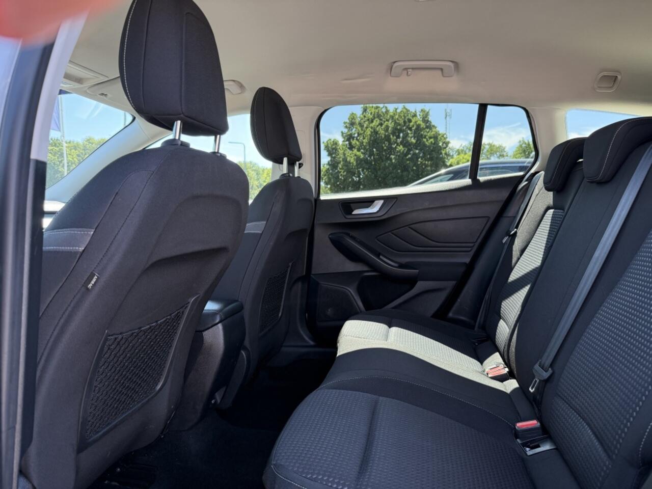 Ford FOCUS 1.0 EcoB. Tr Ed. bns