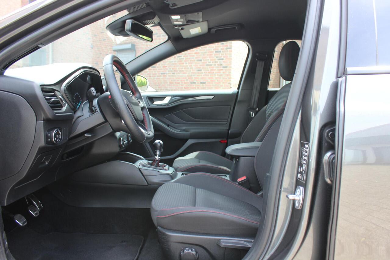 Ford FOCUS Wagon 1.0 EcoBoost ST Line Business 125pk Navi, Camera, Winterpack, DAB+, All Weather, 17"LM