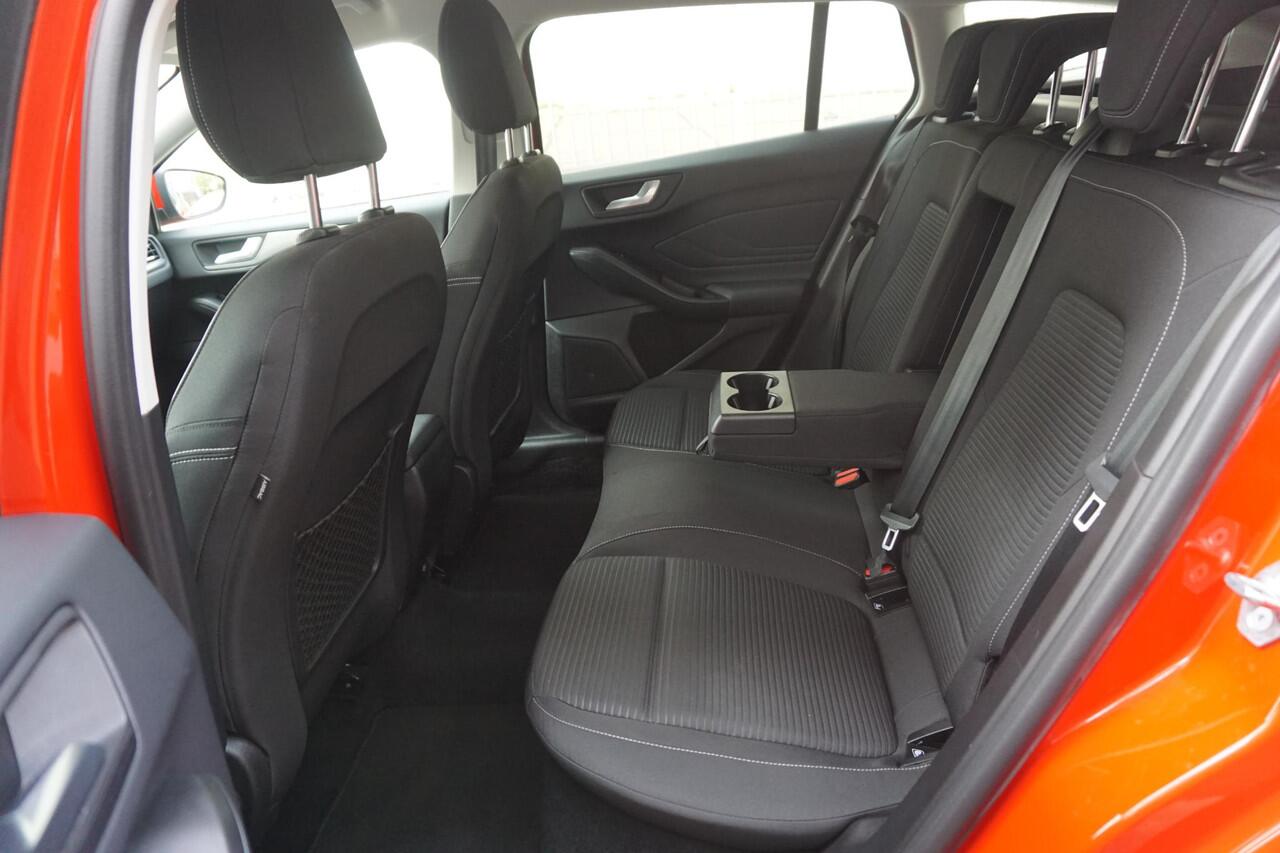 Ford FOCUS Wagon 1.0 EcoB.125PK Titanium Bus. DesignPack/17Inch. LED Koplampen.