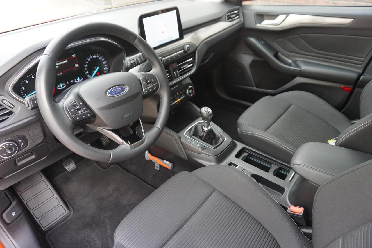 Ford FOCUS Wagon 1.0 EcoB.125PK Titanium Bus. DesignPack/17Inch. LED Koplampen.