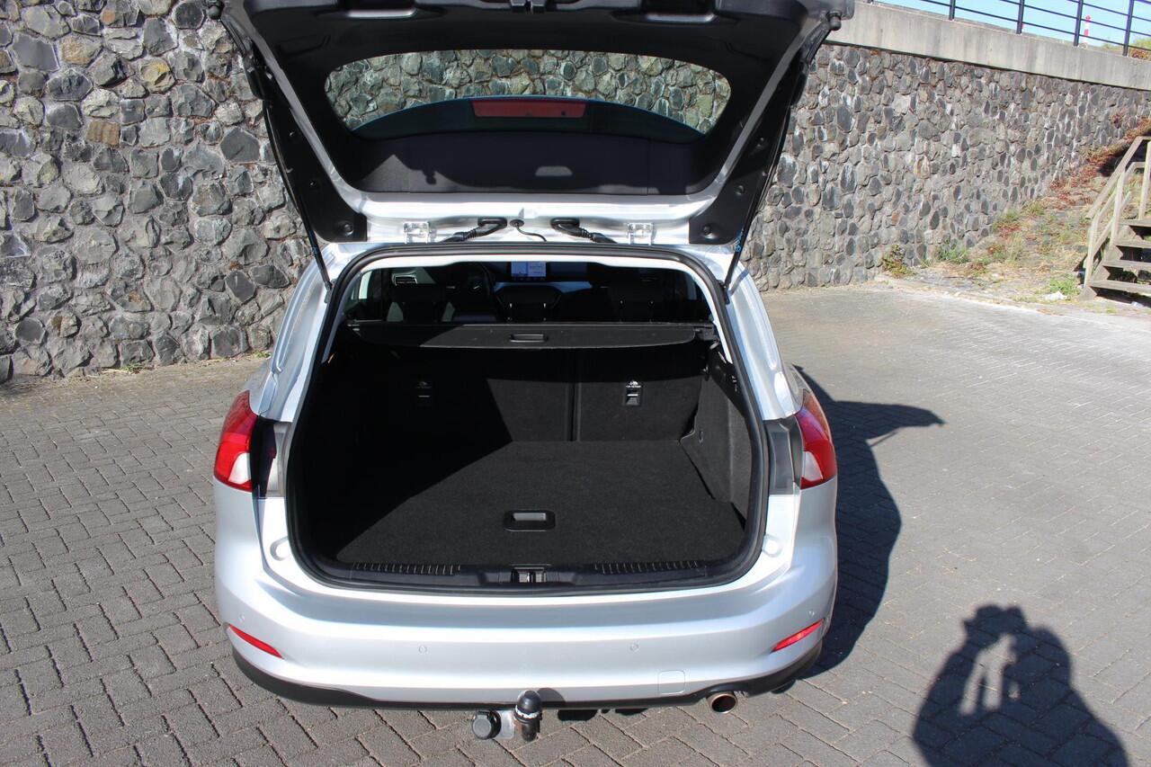 Ford FOCUS Wagon 1.0 EcoBoost 125pk Trend Edition Business Trekhaak, Dab carplay, parkdistance, 1e eigenaar.