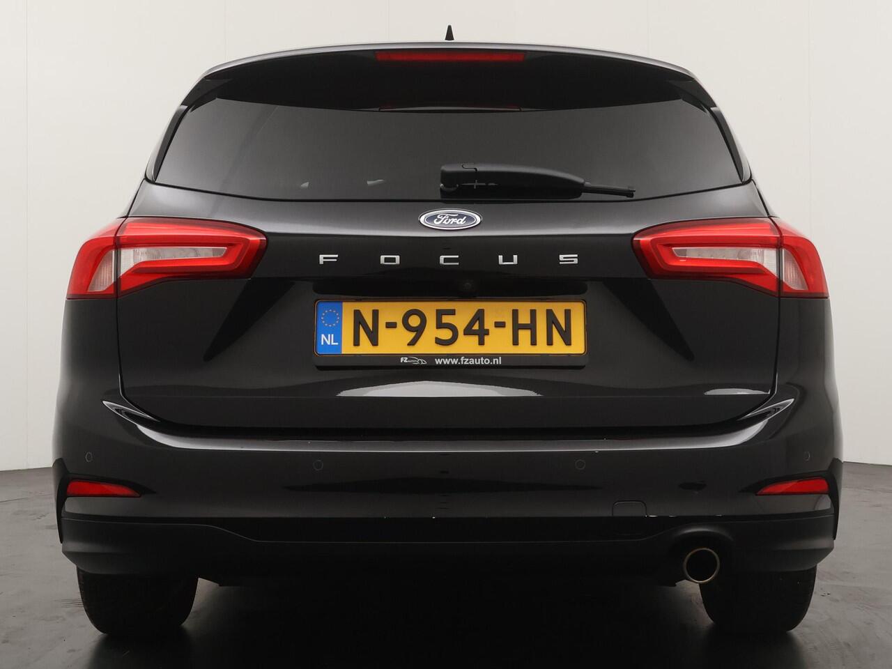 Ford FOCUS Wagon 1.0 EcoBoost Titanium X Business - Navigatie - Elektrische achterklep - Climate Control