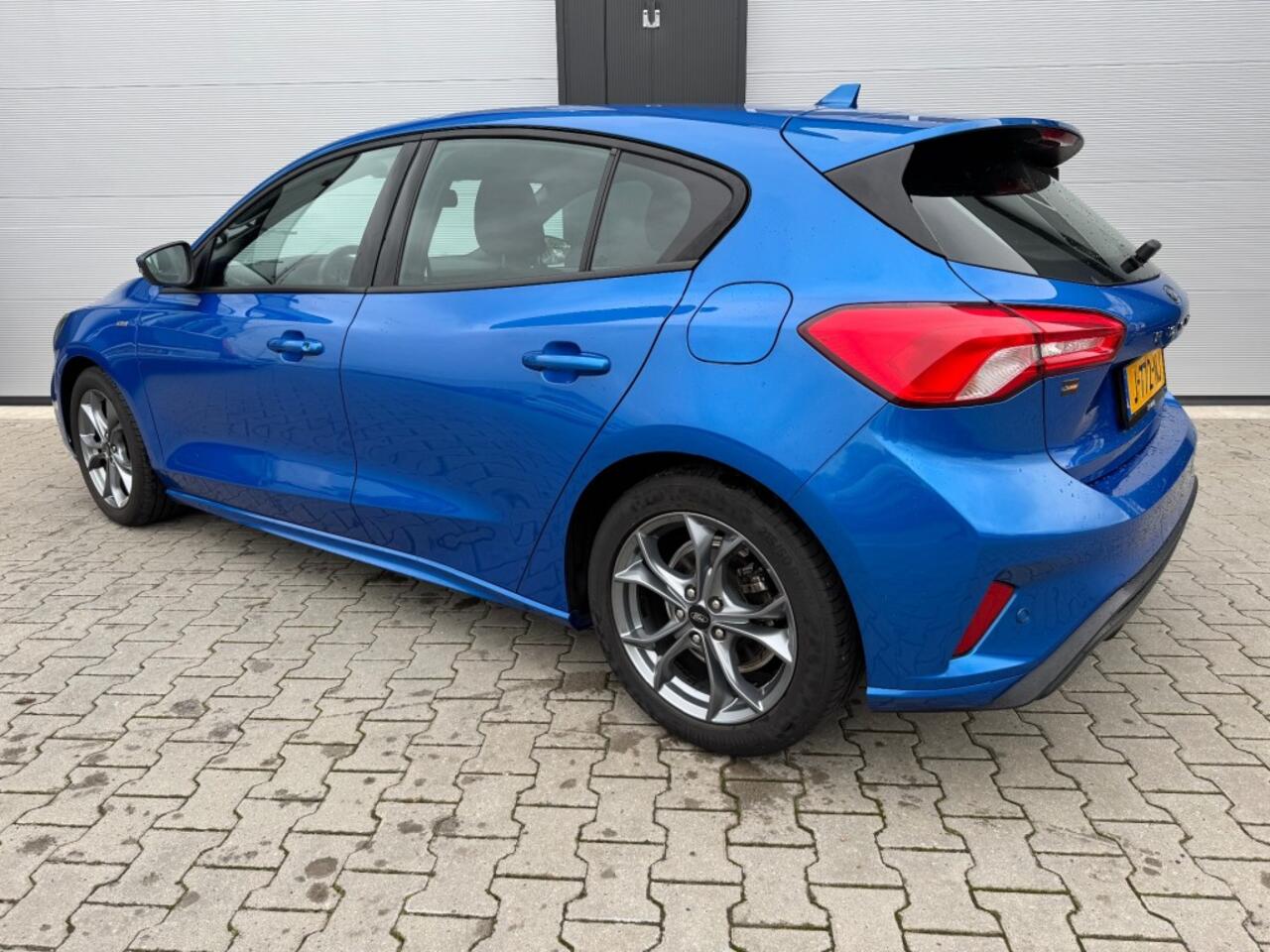 Ford FOCUS 1.0 ECOBOOST HYBRIDE ST-LINE BUSSINES / Camera / BenO Sound / ECC / NAVIGATIE.