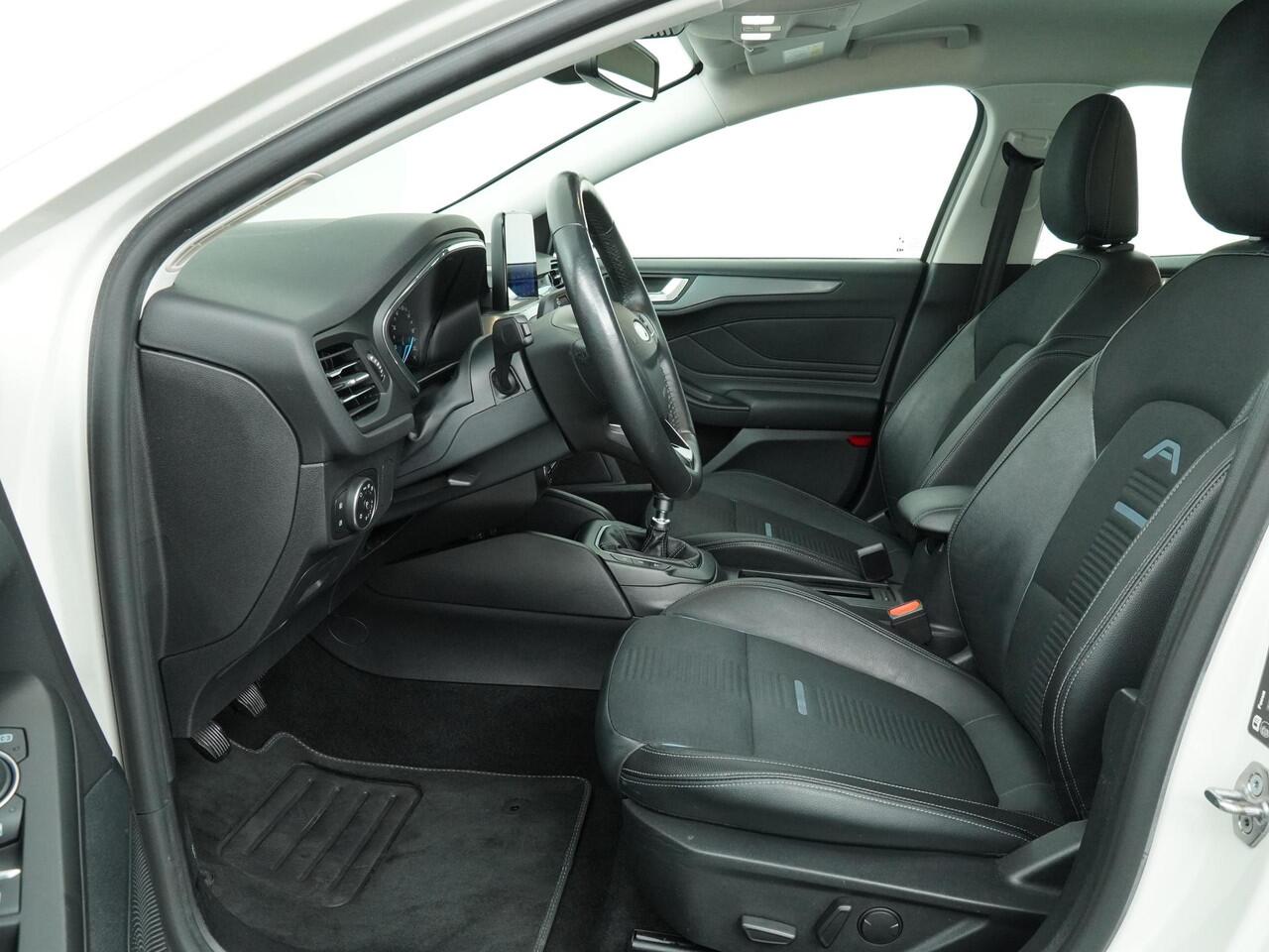 Ford FOCUS 1.0 EcoBoost Active Business - Navigatie - Keyless entry & Start - Climate Controle