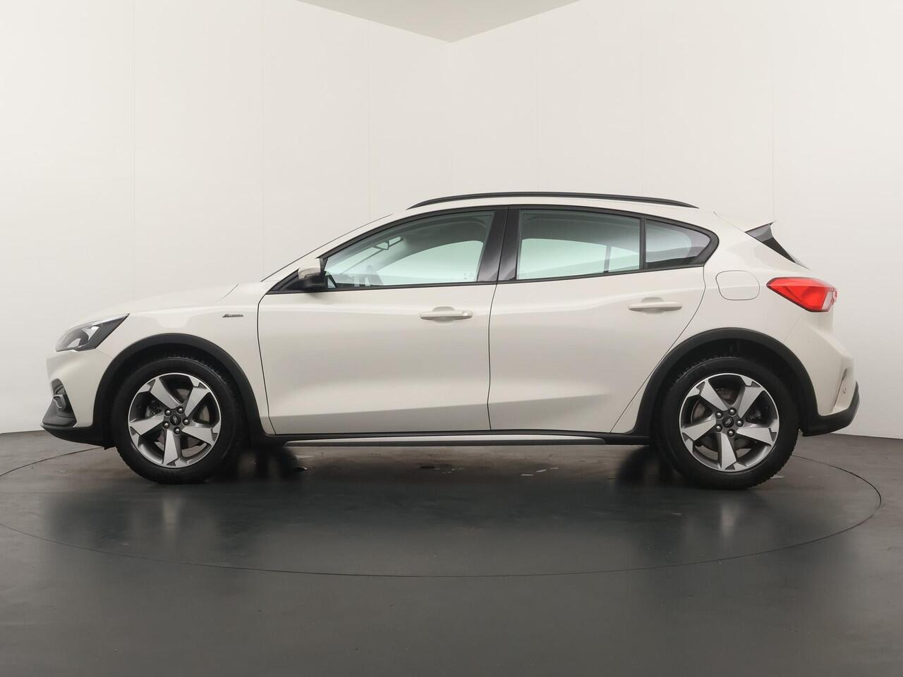 Ford FOCUS 1.0 EcoBoost Active Business - Navigatie - Keyless entry & Start - Climate Controle