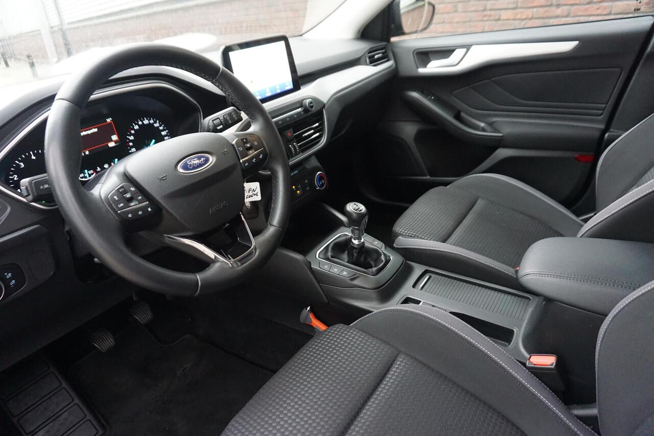Ford FOCUS Wagon 1.0 EcoB. 125PK Hybrid Business|Trekhaak|Camera| Privacy-glas.