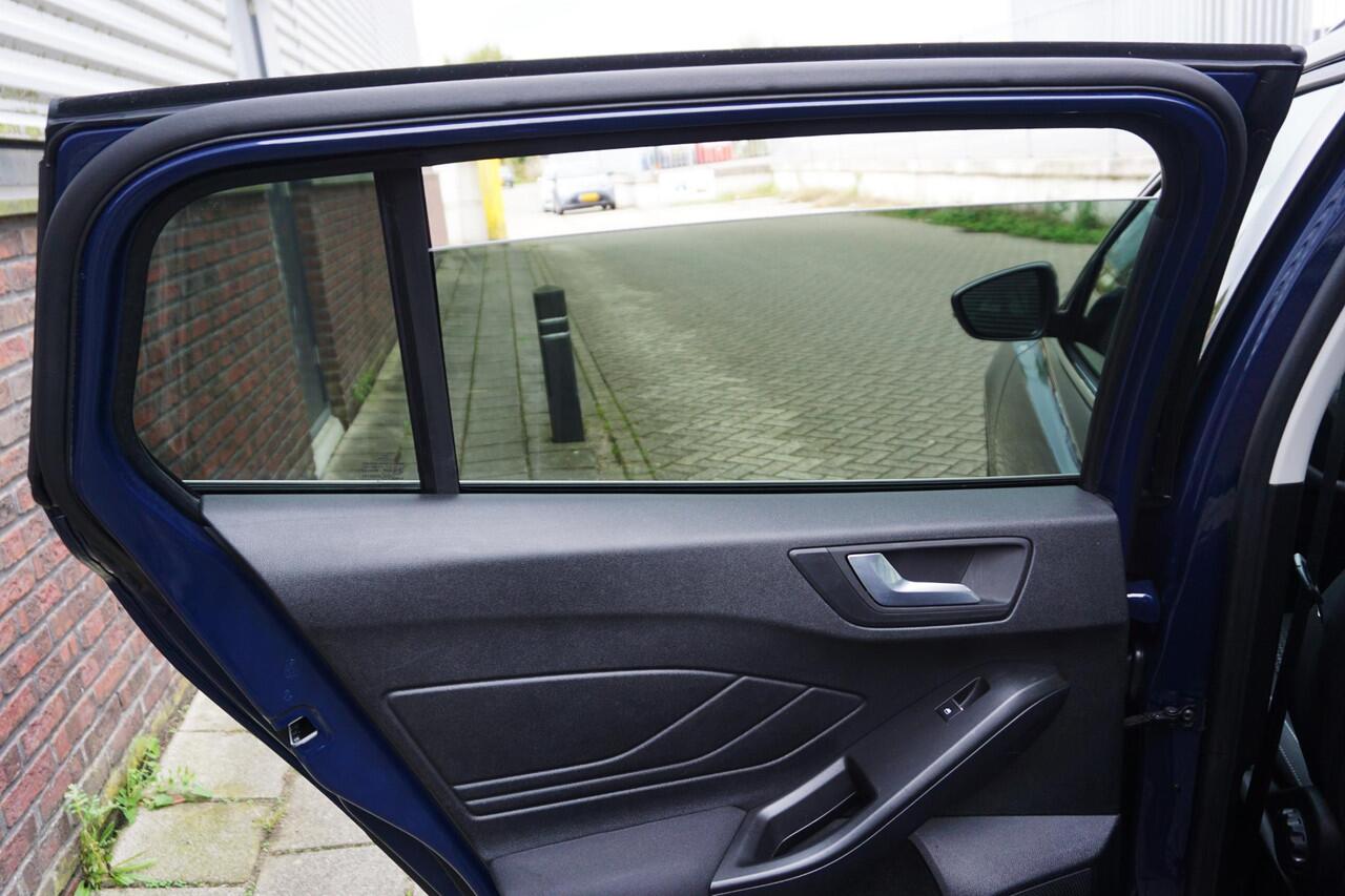 Ford FOCUS Wagon 1.0 EcoB. 125PK Hybrid Business|Trekhaak|Camera| Privacy-glas.