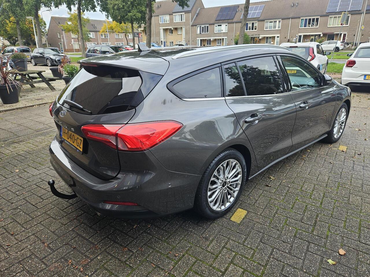 Ford FOCUS Wagon 1.0 EcoBoost Titanium Business / ADAP CRUISE/ NAVIGATIE/ APPLE CARPLAY/ LMV/ PDC/ CLIMA/ WINTERPACK/ CAMERA/ LED/ TREKHAAK