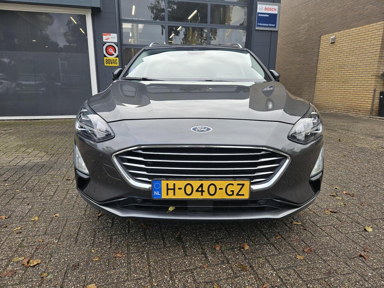 Ford FOCUS Wagon 1.0 EcoBoost Titanium Business / ADAP CRUISE/ NAVIGATIE/ APPLE CARPLAY/ LMV/ PDC/ CLIMA/ WINTERPACK/ CAMERA/ LED/ TREKHAAK