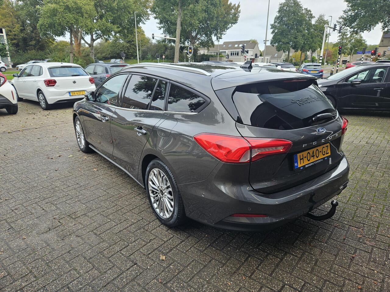 Ford FOCUS Wagon 1.0 EcoBoost Titanium Business / ADAP CRUISE/ NAVIGATIE/ APPLE CARPLAY/ LMV/ PDC/ CLIMA/ WINTERPACK/ CAMERA/ LED/ TREKHAAK