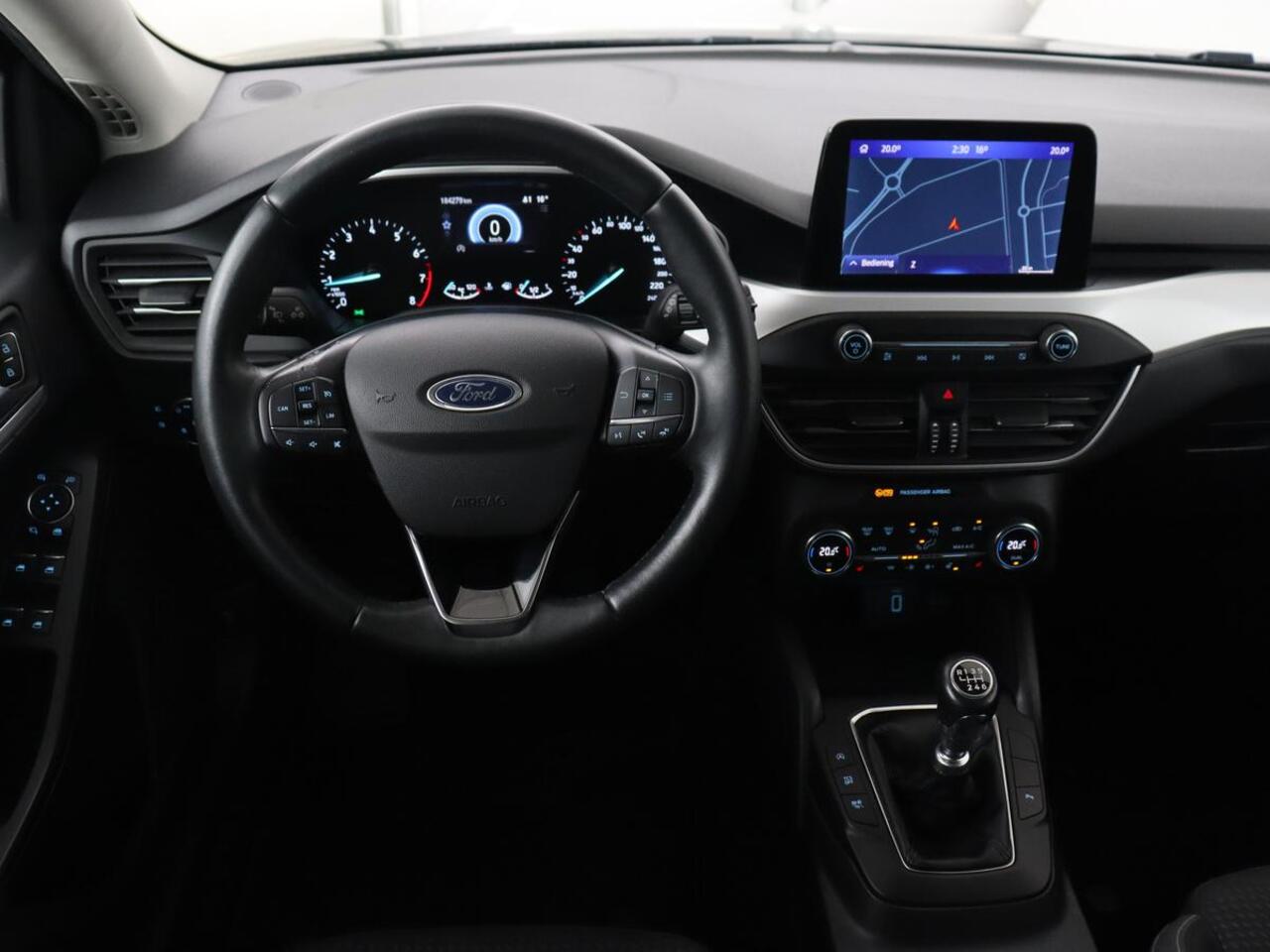 Ford FOCUS 1.5 EcoBoost Titanium | Trekhaak | Stoel & stuurverwarming | Camera | Carplay | Navigatie | Keyless | Full LED | Cruise control