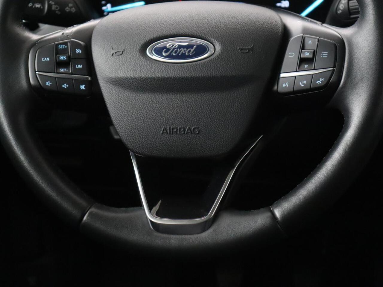 Ford FOCUS 1.5 EcoBoost Titanium | Trekhaak | Stoel & stuurverwarming | Camera | Carplay | Navigatie | Keyless | Full LED | Cruise control