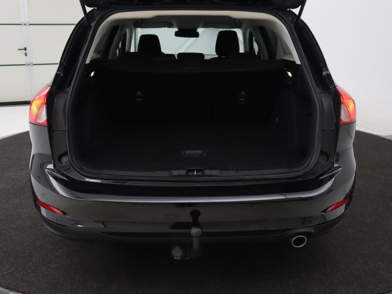 Ford FOCUS 1.5 EcoBoost Titanium | Trekhaak | Stoel & stuurverwarming | Camera | Carplay | Navigatie | Keyless | Full LED | Cruise control