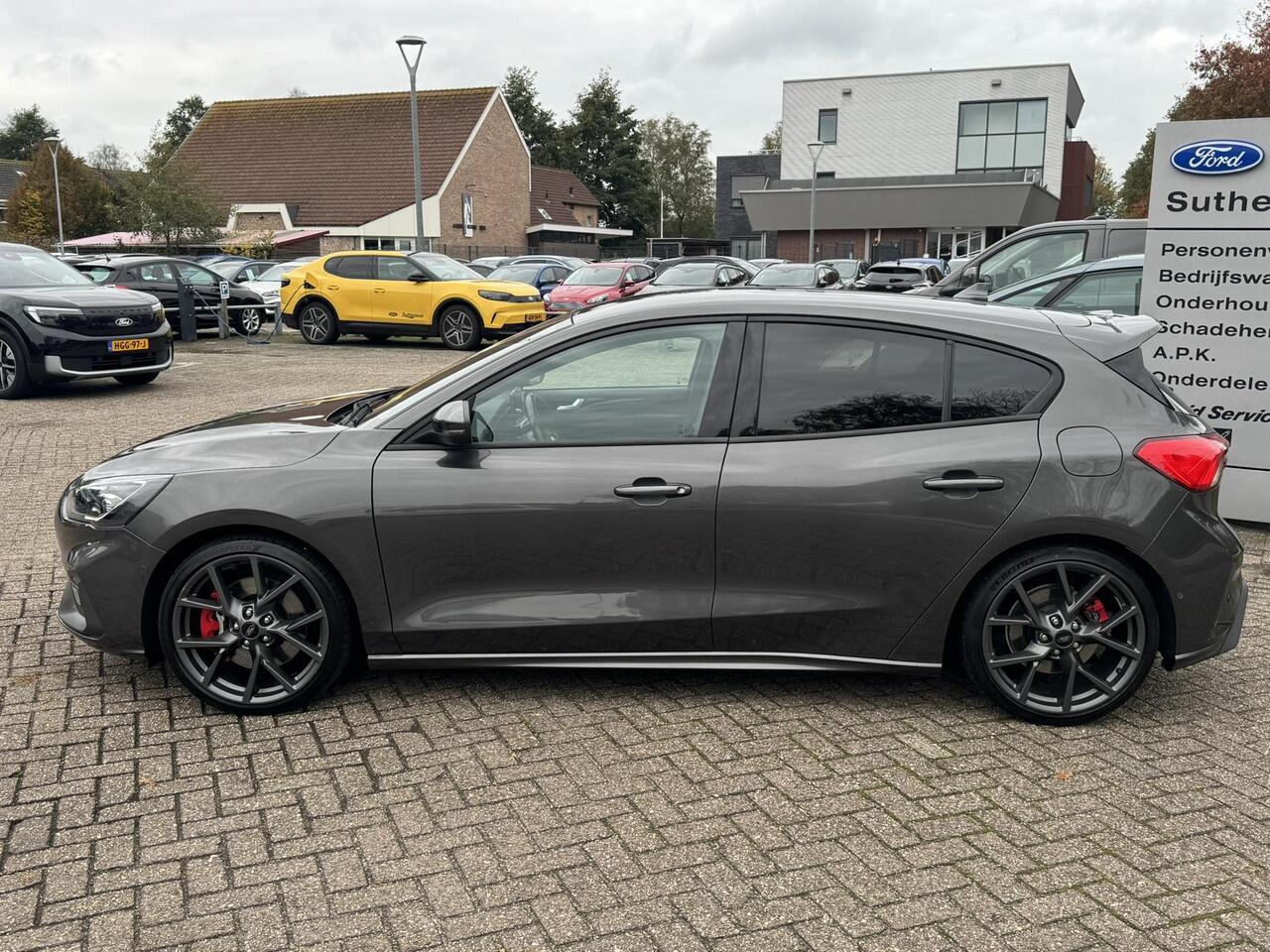 Ford FOCUS 2.3 EcoBoost ST-3 280pk | Winter Pack | Adaptive LED | Bang&Olufsen | Achteruitrijcamera | Launch control | Adaptive cruise control | Complete historie