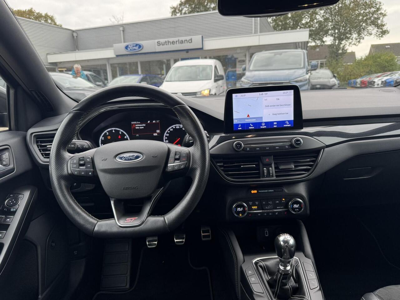 Ford FOCUS 2.3 EcoBoost ST-3 280pk | Winter Pack | Adaptive LED | Bang&Olufsen | Achteruitrijcamera | Launch control | Adaptive cruise control | Complete historie