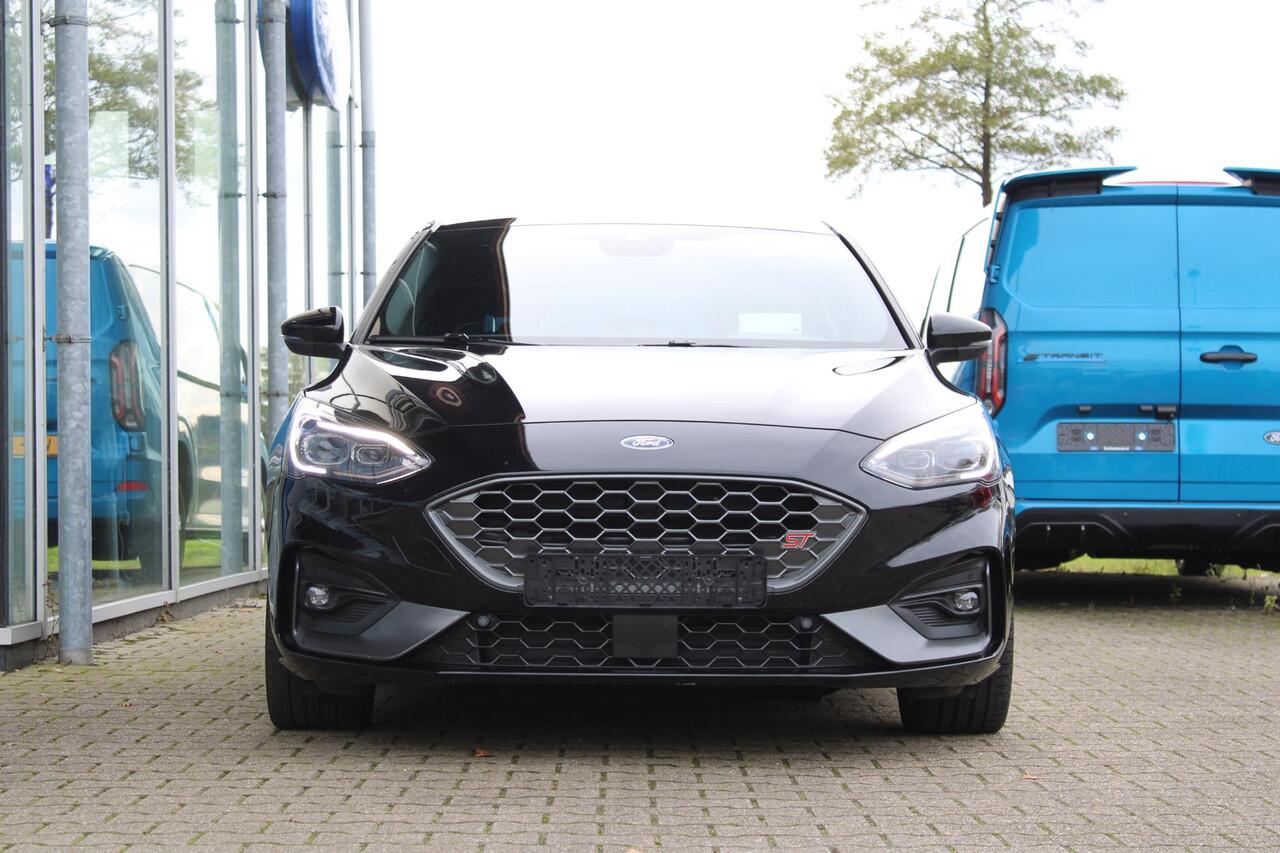 Ford FOCUS 2.3 EcoBoost ST-3 280pk | Launch Control | Winter Pack | Adaptive LED | Achteruitrijcamera | HUD |