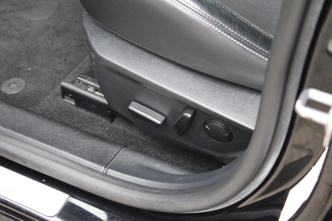 Ford FOCUS 2.3 EcoBoost ST-3 280pk | Launch Control | Winter Pack | Adaptive LED | Achteruitrijcamera | HUD |