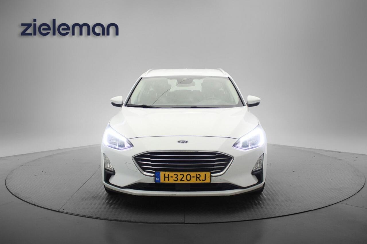 Ford FOCUS 1.0 EcoBoost Titanium Business Automaat - Carplay, Navi, Clima, Cruise, Trekhaak