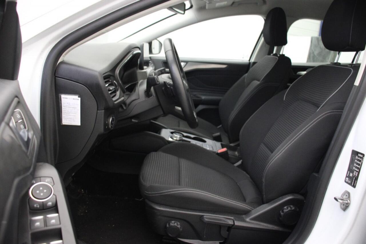 Ford FOCUS 1.0 EcoBoost Titanium Business Automaat - Carplay, Navi, Clima, Cruise, Trekhaak