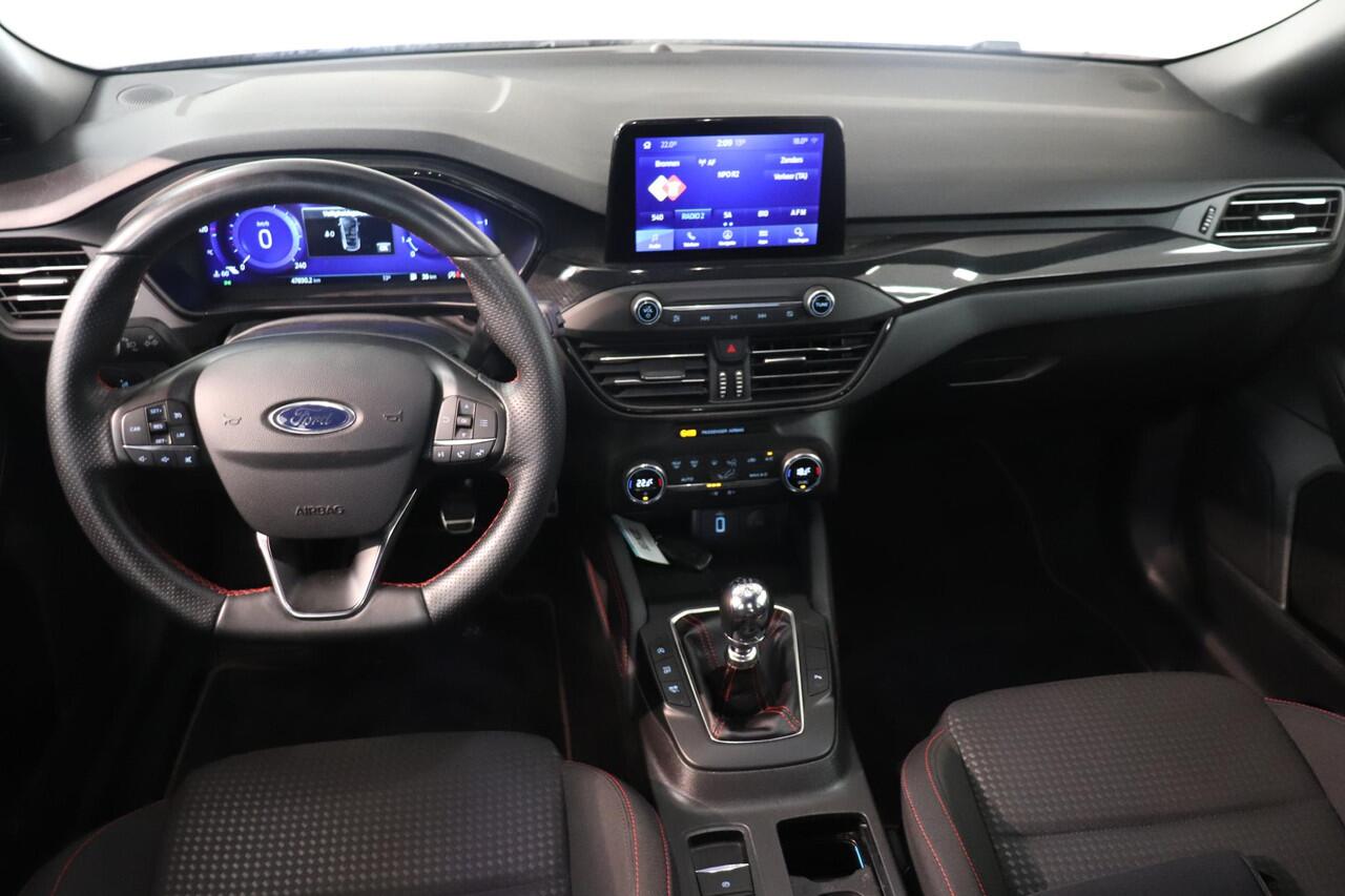 Ford FOCUS 1.0 EcoBoost Hybrid ST Line X Business | Camera | LED koplampen | Sportstoelen | Navigatie | Cruise control | Key-less | Smartphone intergratie |
