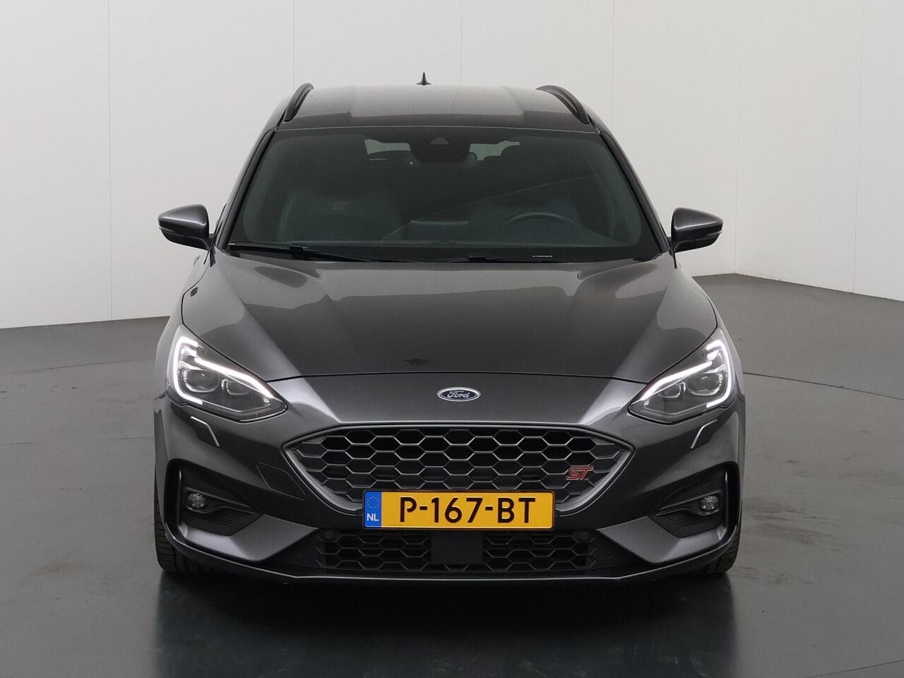 Ford FOCUS Wagon 2.3 EcoBoost ST-3 | Navigatie | Winterpakket | Full Led Koplampen | Parkeercamera | Keyless Go |