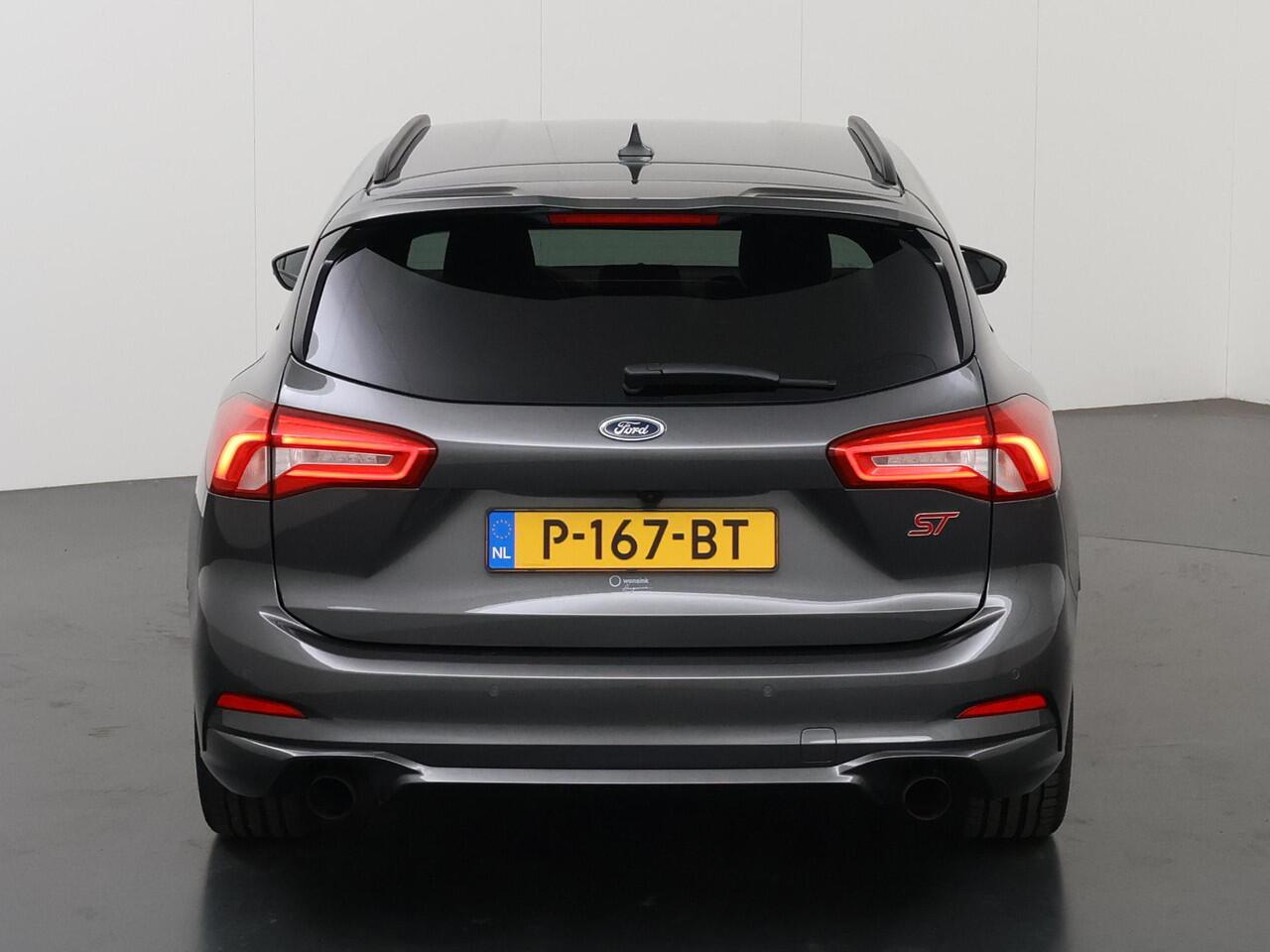 Ford FOCUS Wagon 2.3 EcoBoost ST-3 | Navigatie | Winterpakket | Full Led Koplampen | Parkeercamera | Keyless Go |