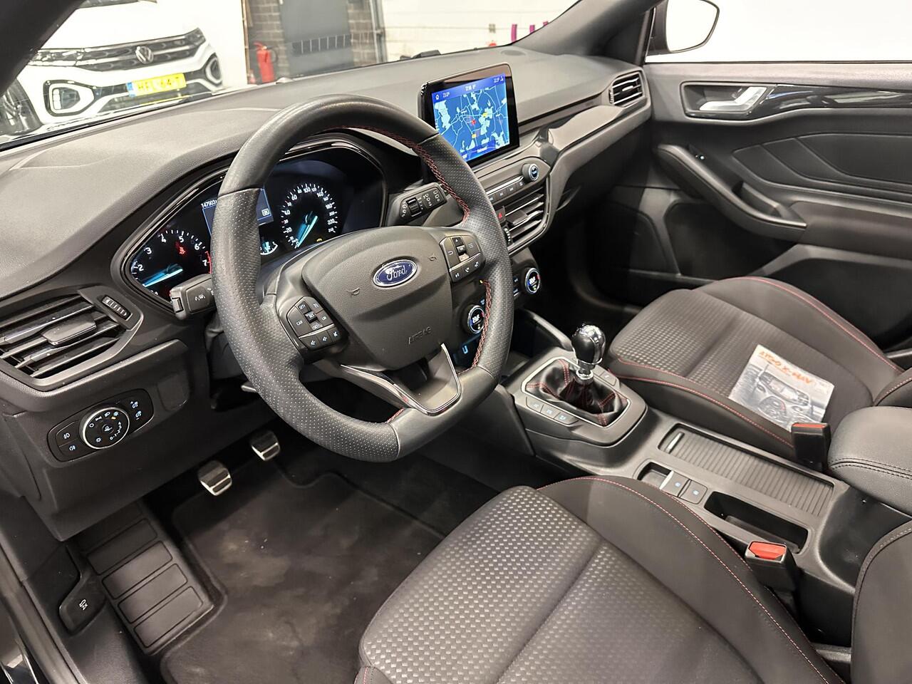 Ford FOCUS Wagon 1.0 EcoBoost 125pk Hybrid ST Line Navigatie Apple Carplay/Android Auto Camera Parkeersensoren Cruise Control Ledverlichting Climate Control Lichtmetalen velgen